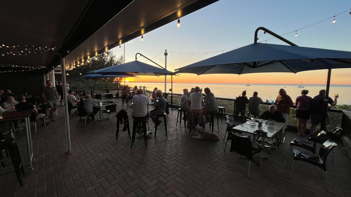 Aquavue sunset drinks