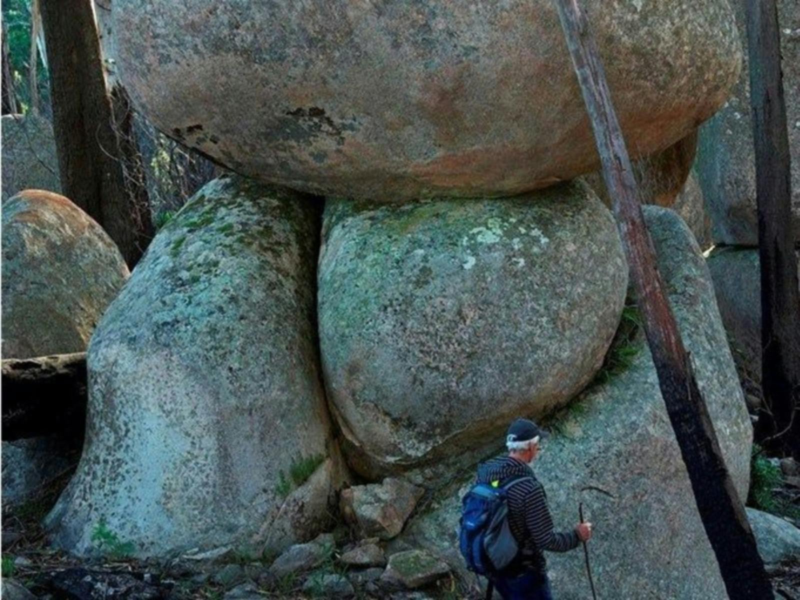 굴라가(Gulaga)의 토르 화강암 바위(Mount Dromedary)