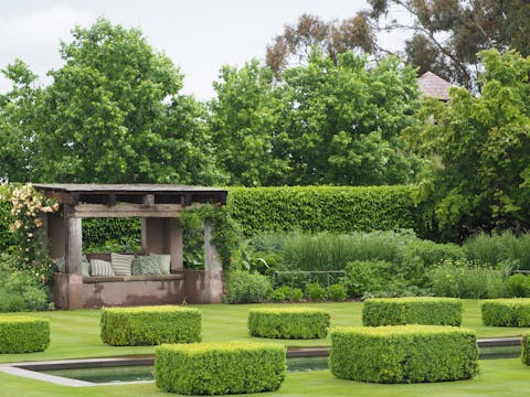 Victoria Country Gardens