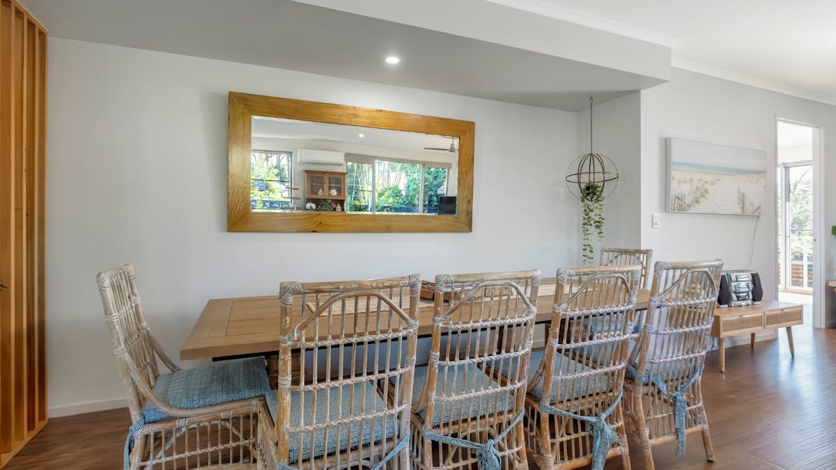 Integrated dining and kitchen area