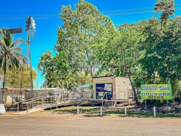 outback caravan park, outback queensland, spacious cabins, shady campground, camping,  caravan, stay