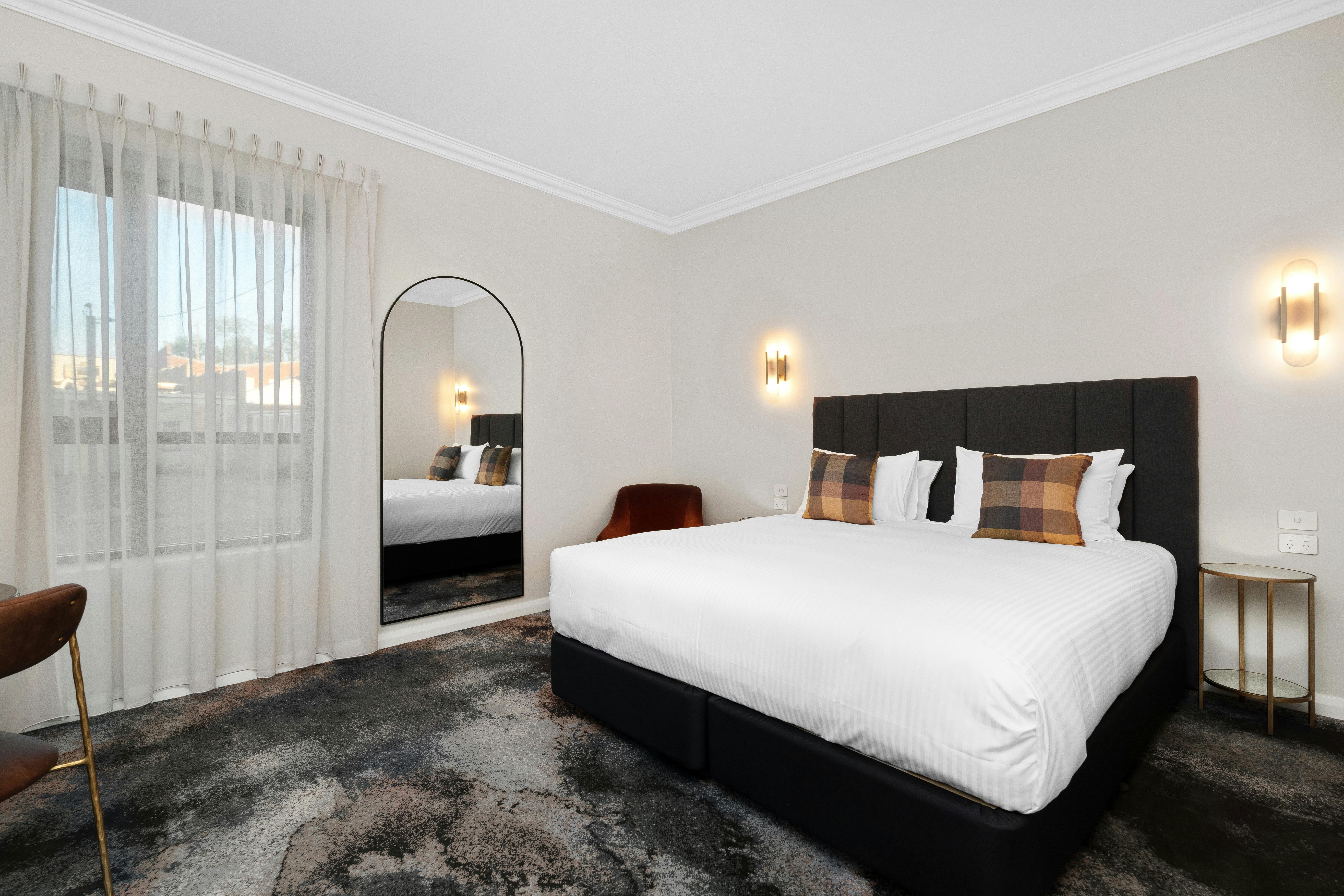 St Hugh Signature room