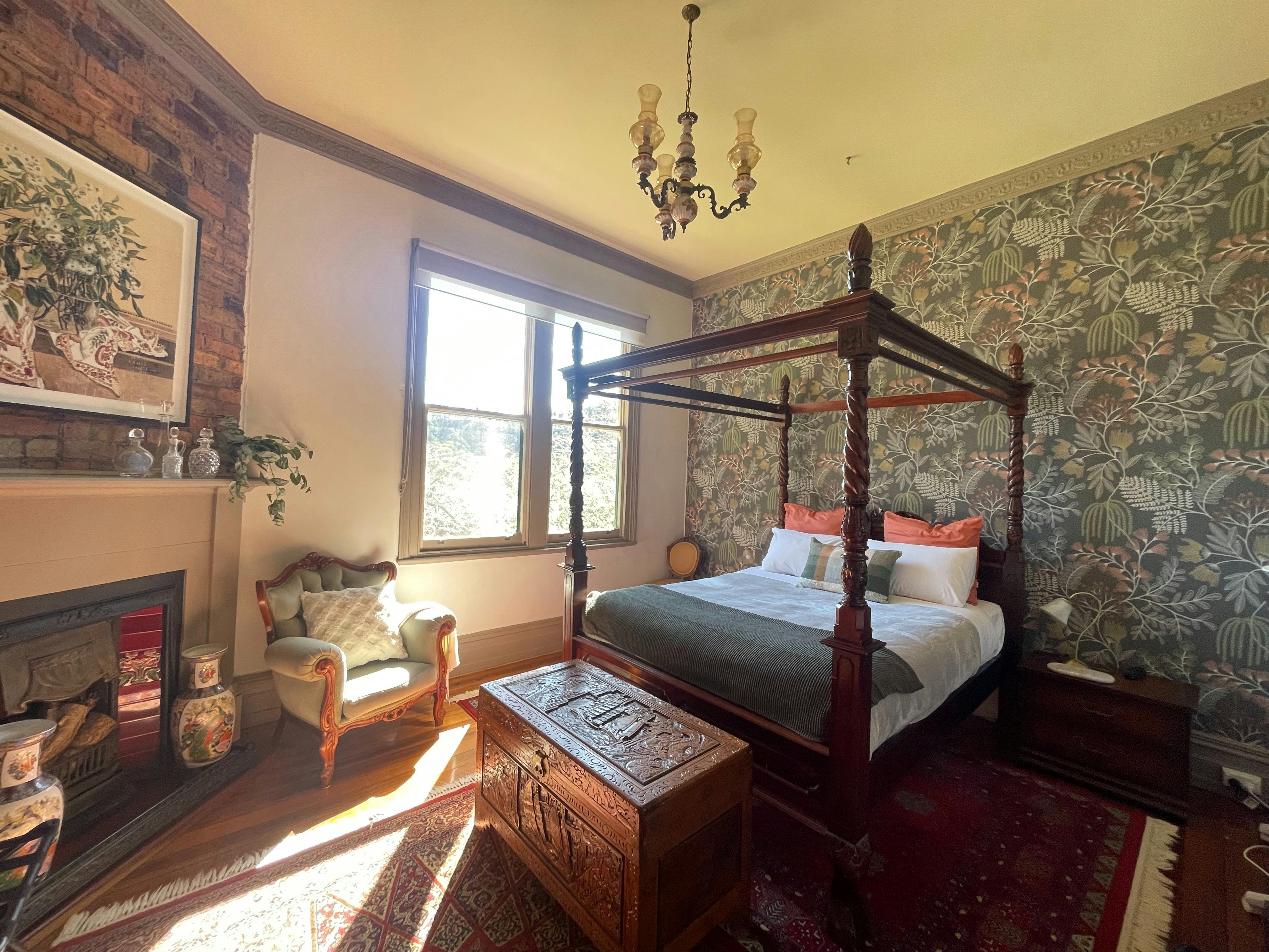 Bedroom -one of two bedrooms with Q