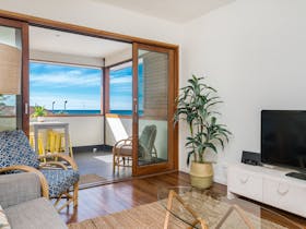 Quiksilver Apartments - The Wreck