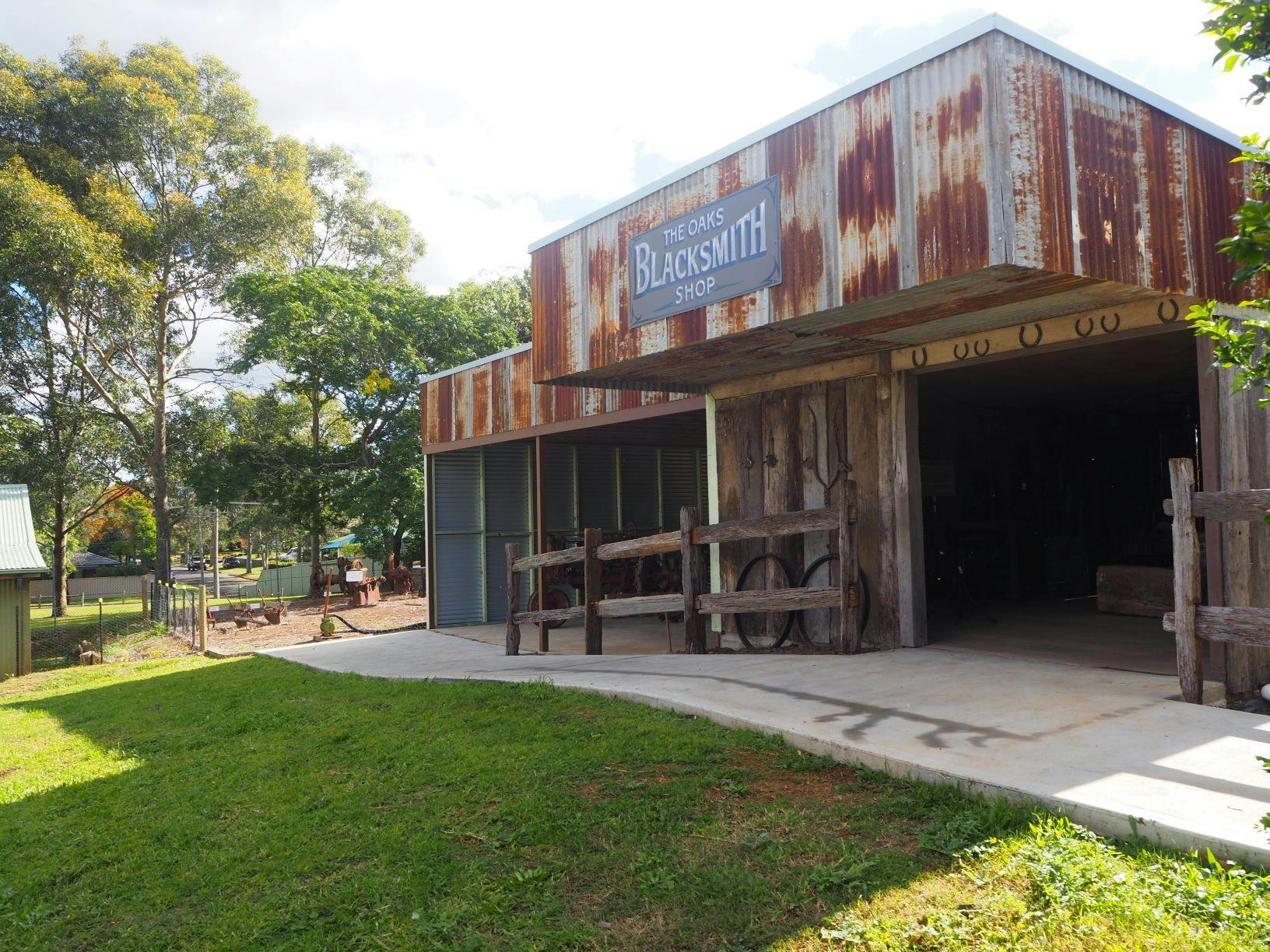 Show various tools and methods to make  various tools all made by handols