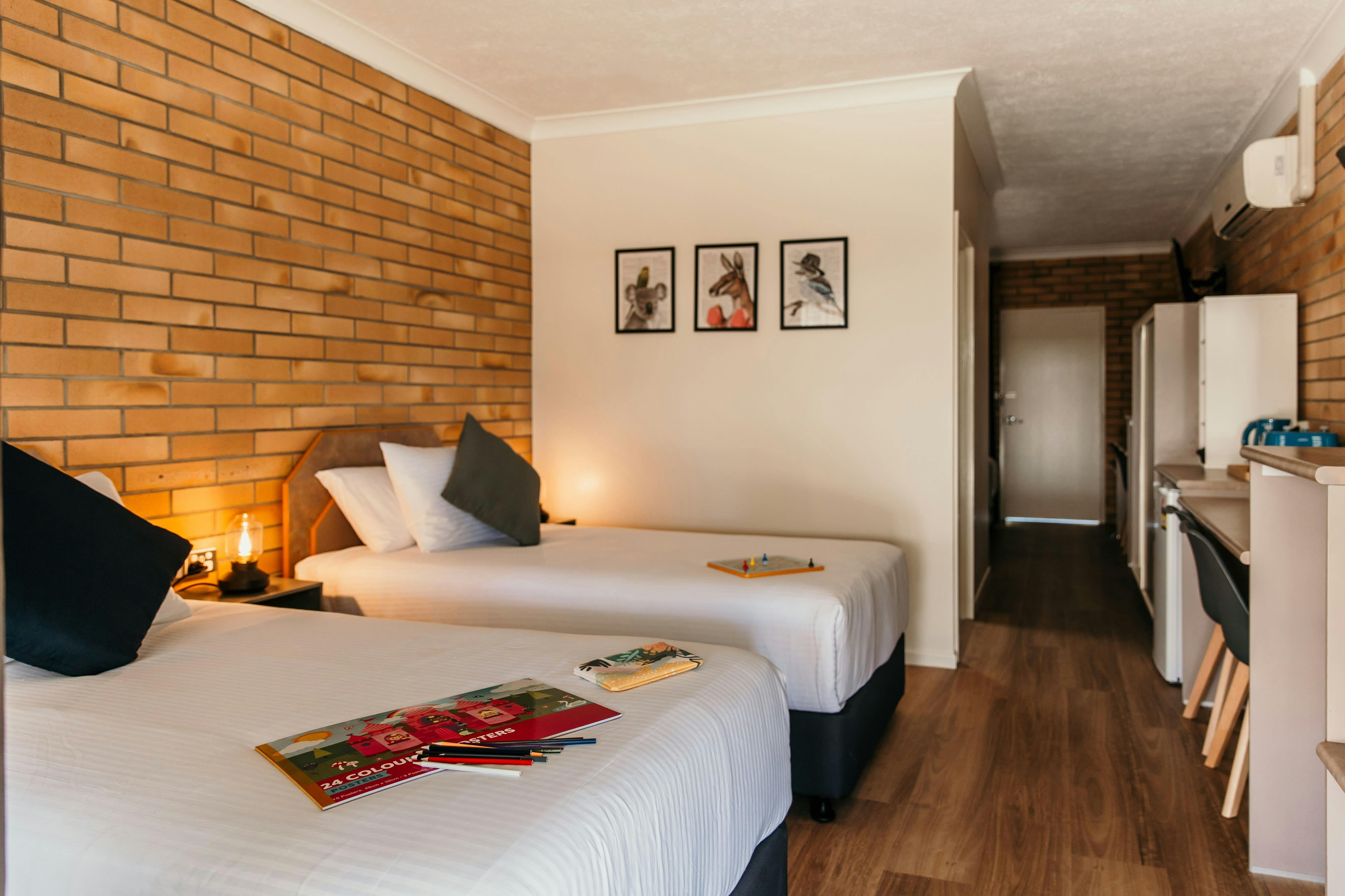 Family Room twin beds