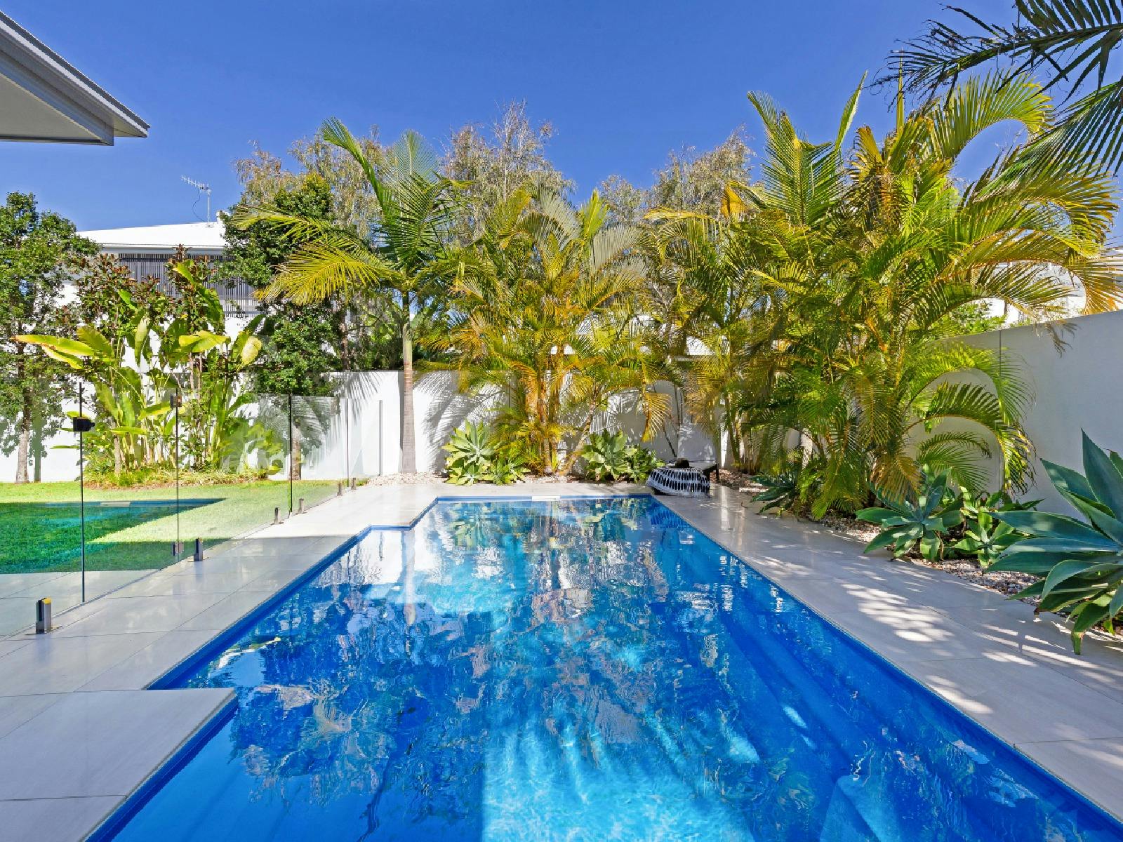 Private swimming pool Private swimming pool