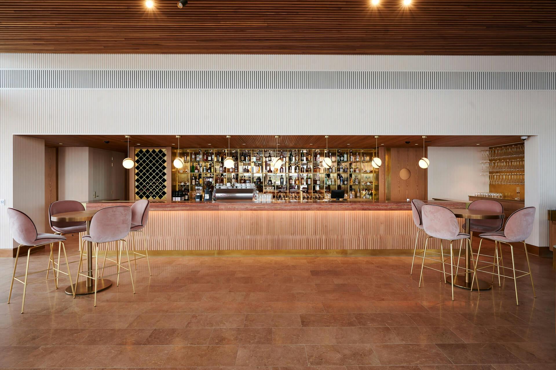 Image of the Bar in the Main Dining Room