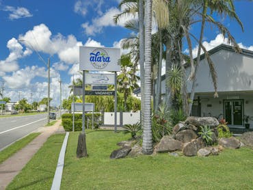 Entry to Alara Motor Inn