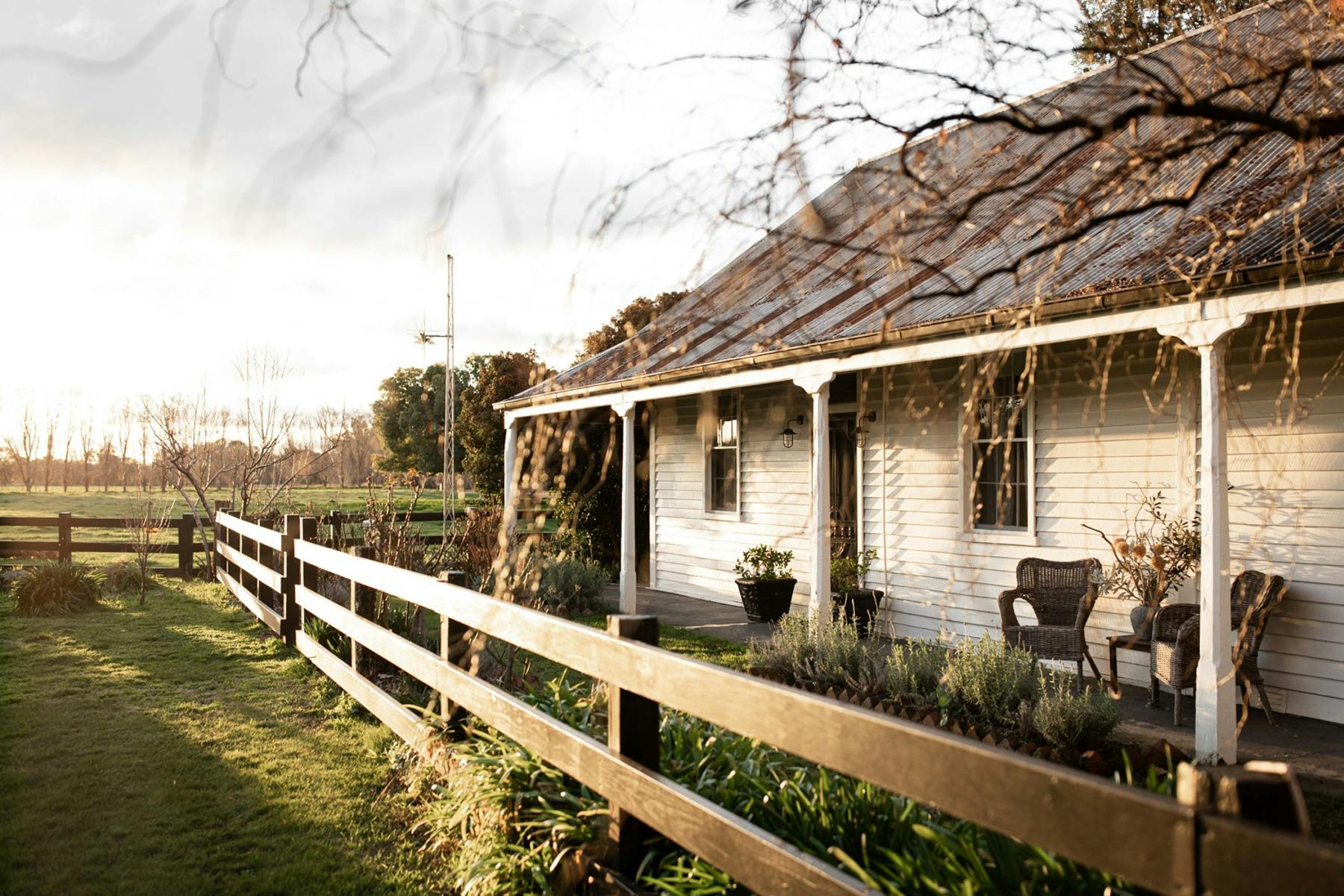 The Cottage at Dunmore Farm - luxury Victorian Farm Stay