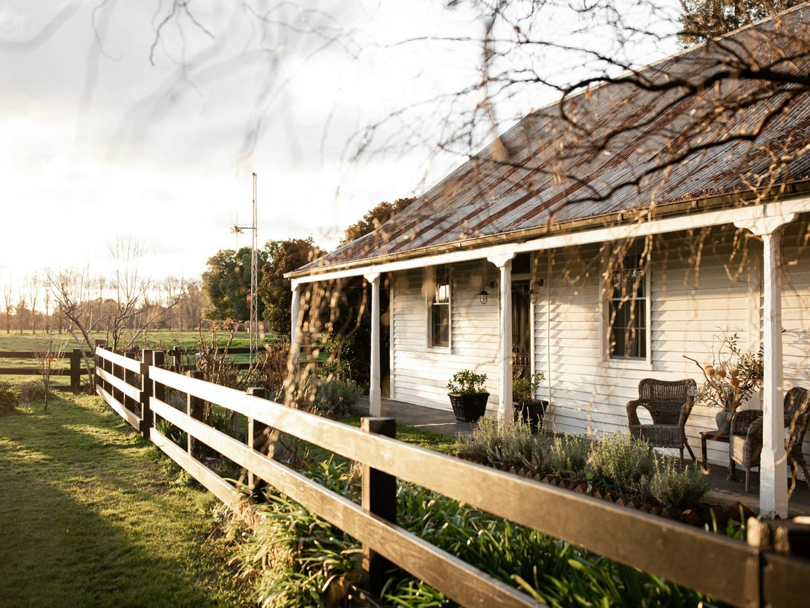 The Cottage at Dunmore Farm - luxury Victorian Farm Stay