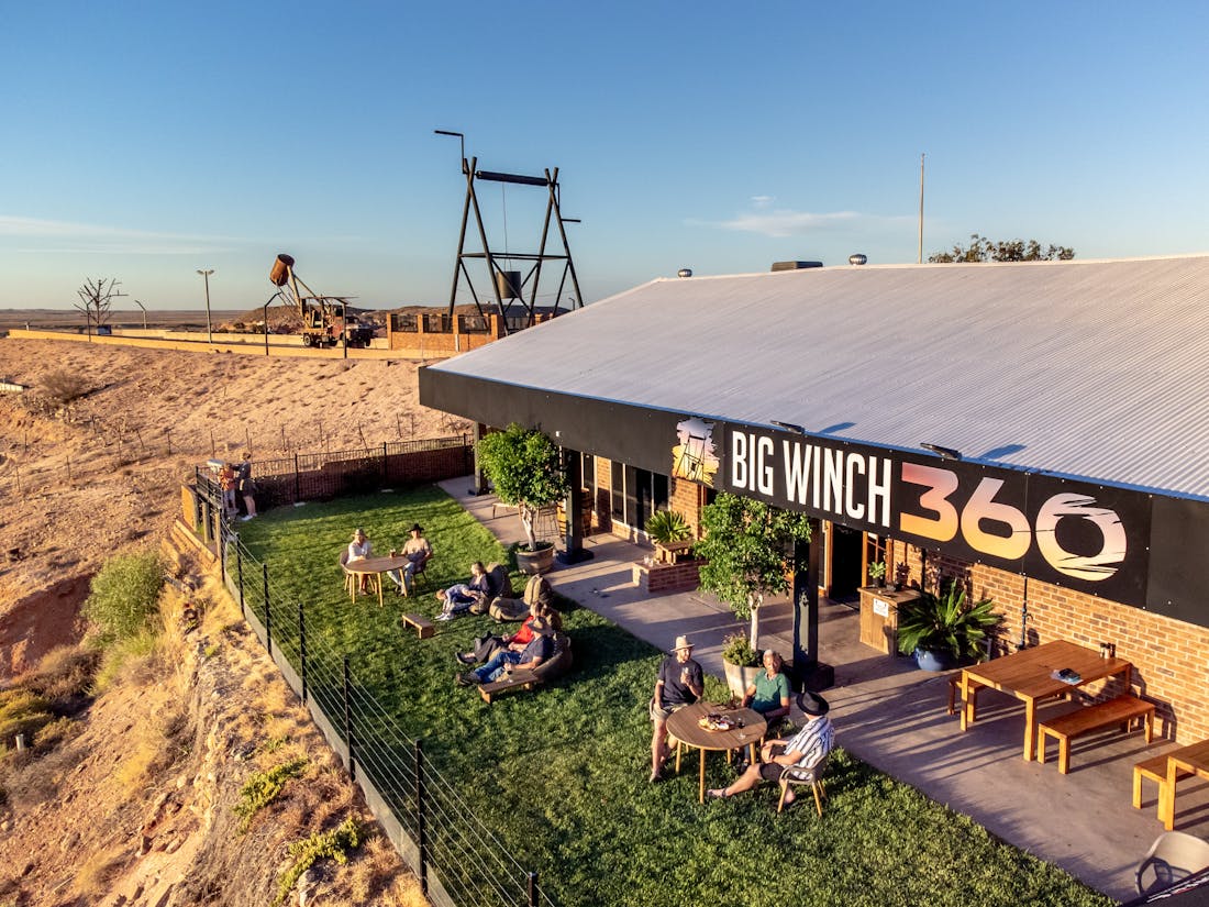 Big Winch 360 Cafe Bar Coober