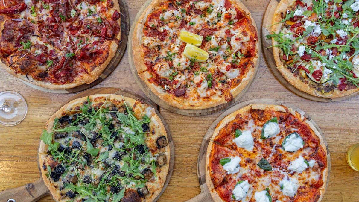 pizzas dine in and takeaway