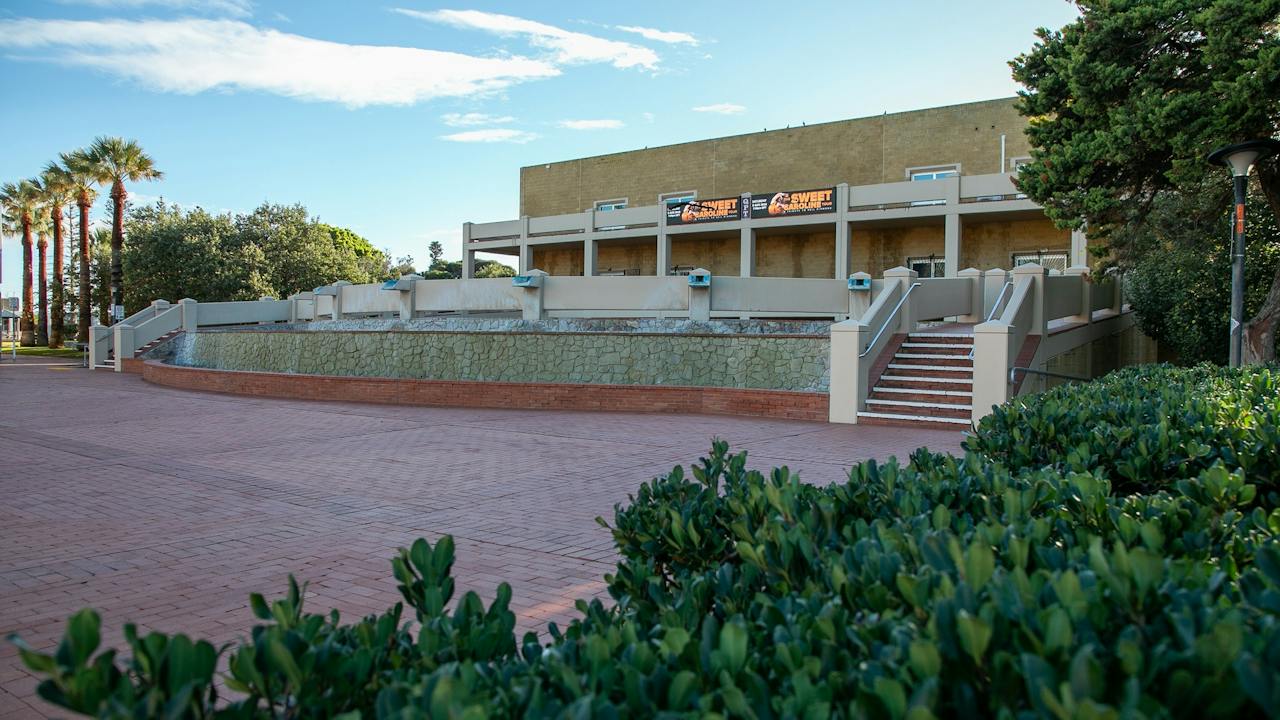 Queens Park Theatre