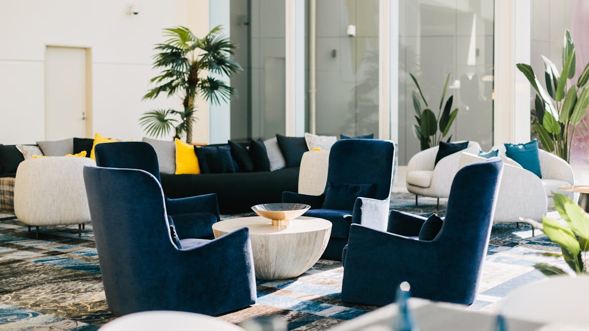 Lobby lounge