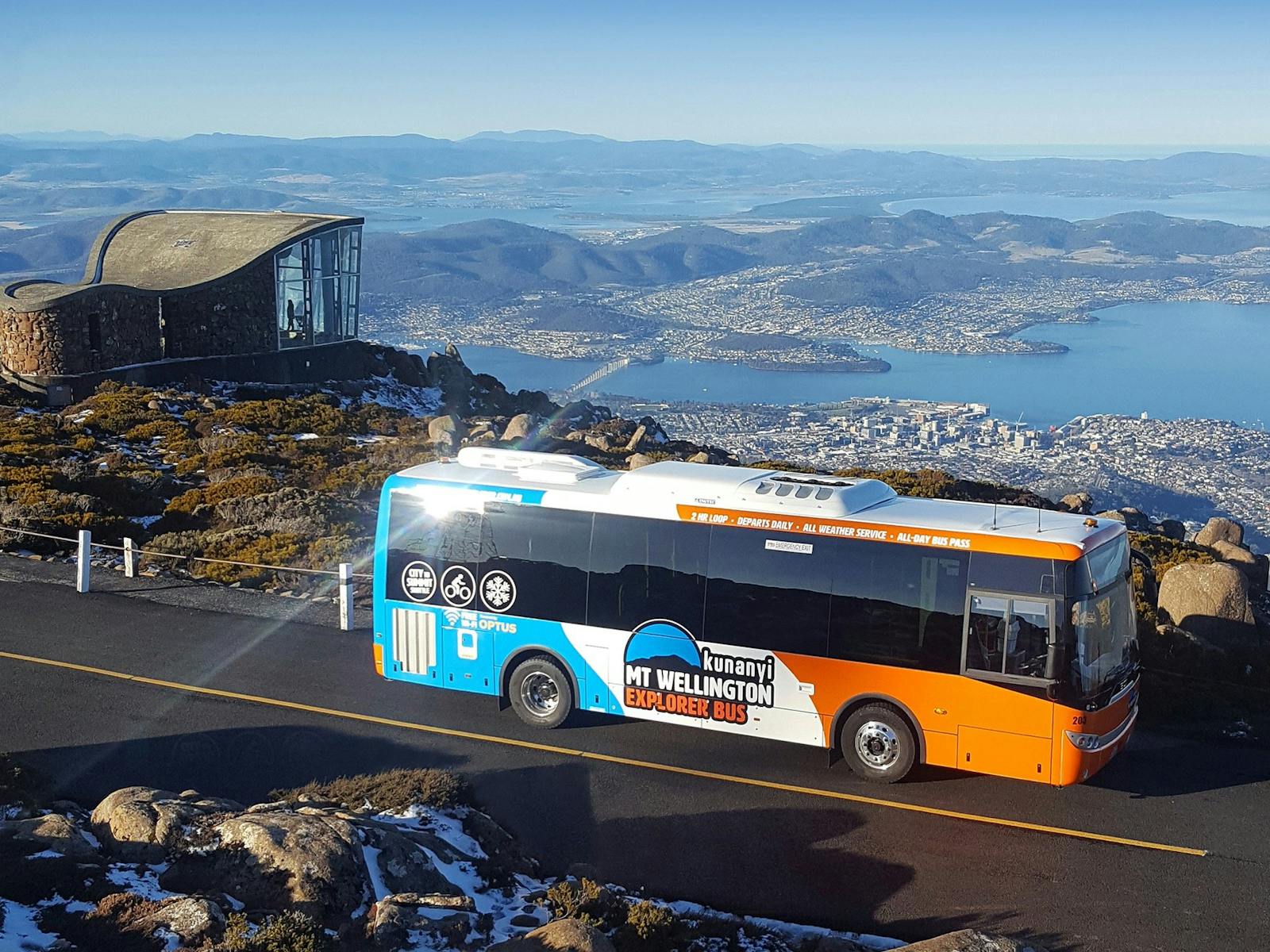 Shuttle bus at the summit of kunanyi/Mt Wellington. Spectacular views over Hobart.