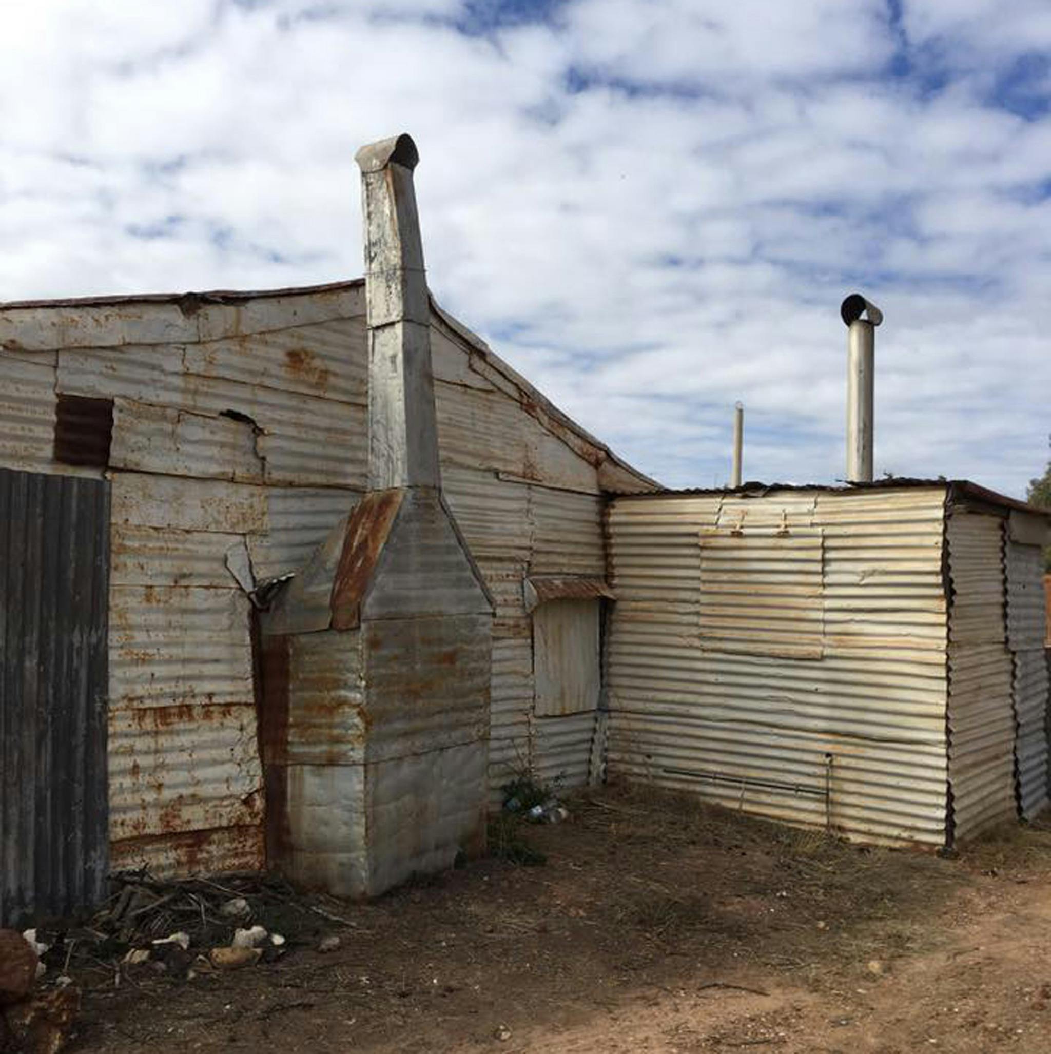 side view coopers cottage