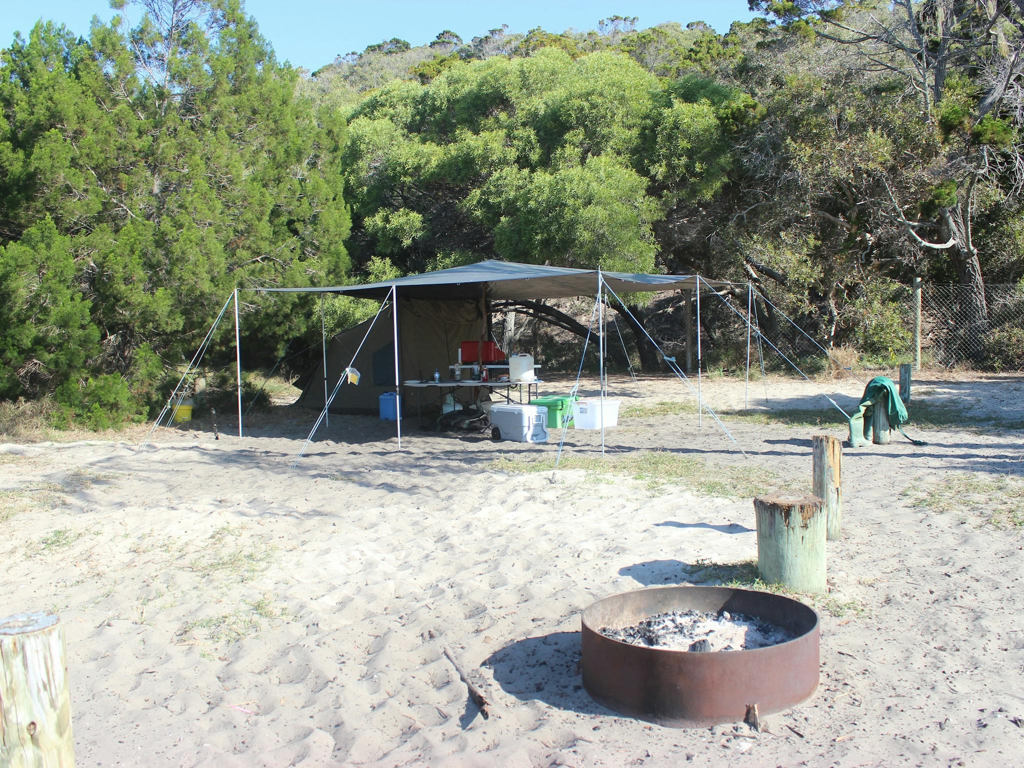 Beachfront camping at Waddy Point Fraser Island Beachfront camping at Waddy Point Fraser Island