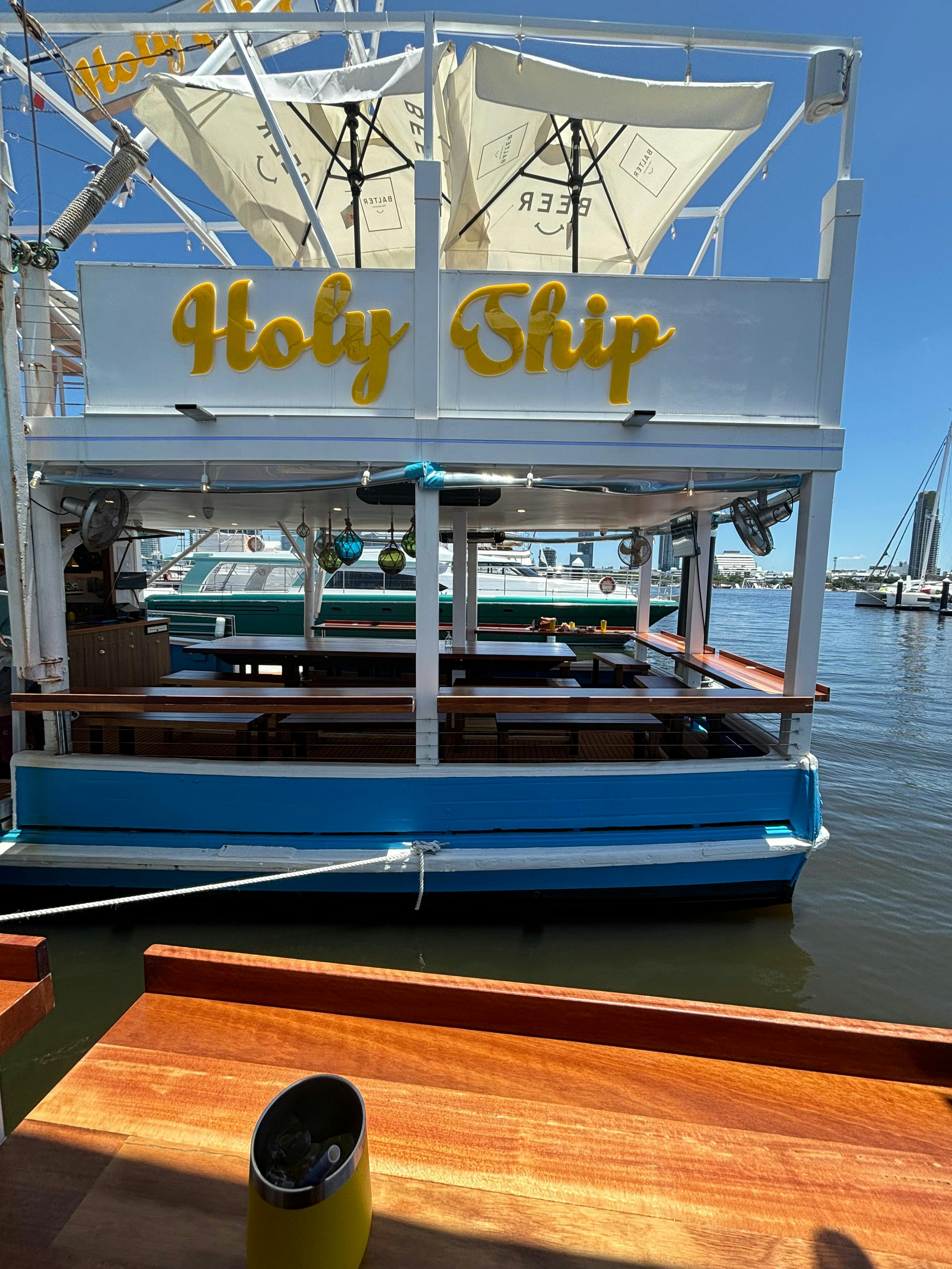 Holy ship seafood luncheon lunch stop on Broadwater my popular Byron bay tour