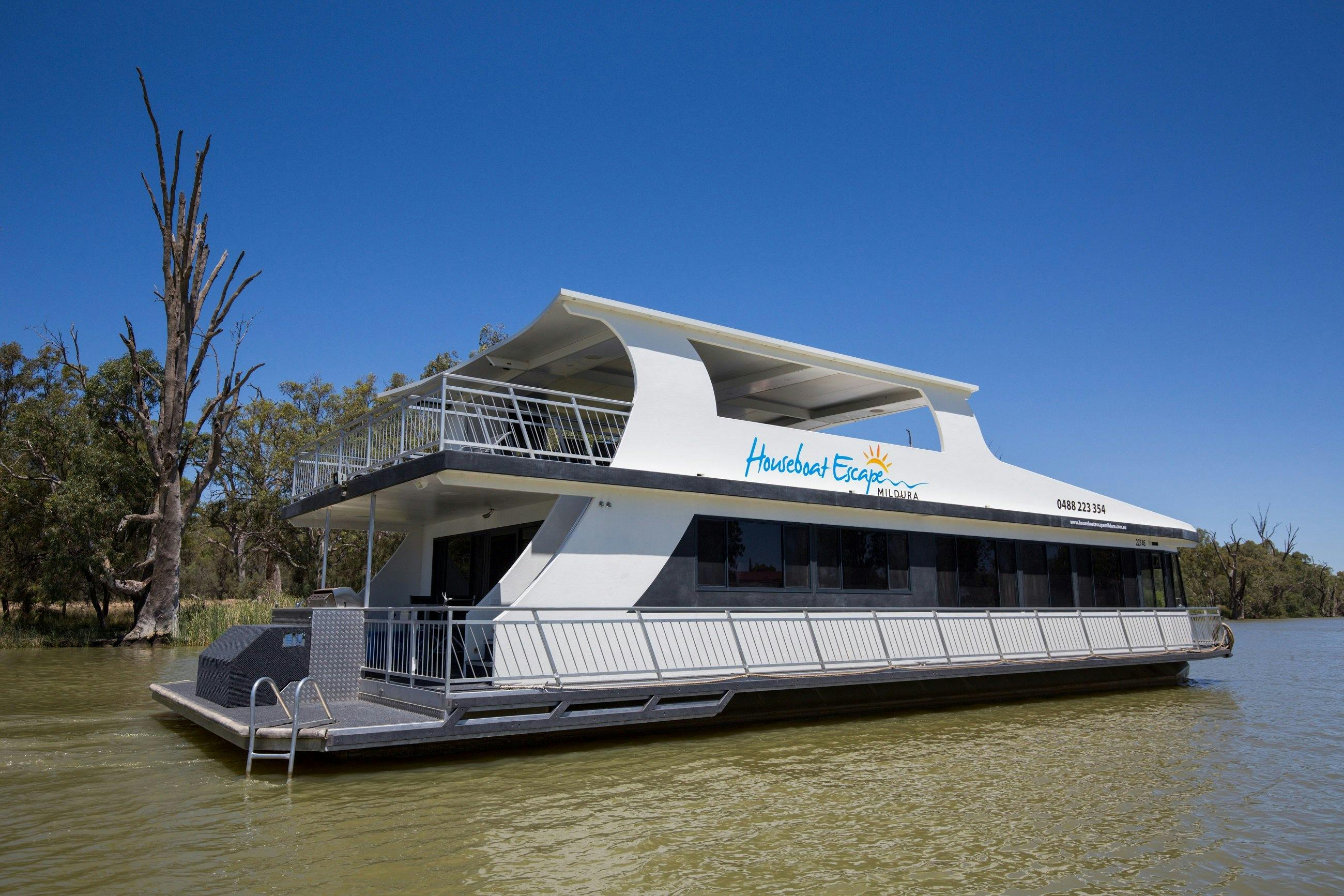 Houseboat Escape Mildura NSW Holidays & Things to Do