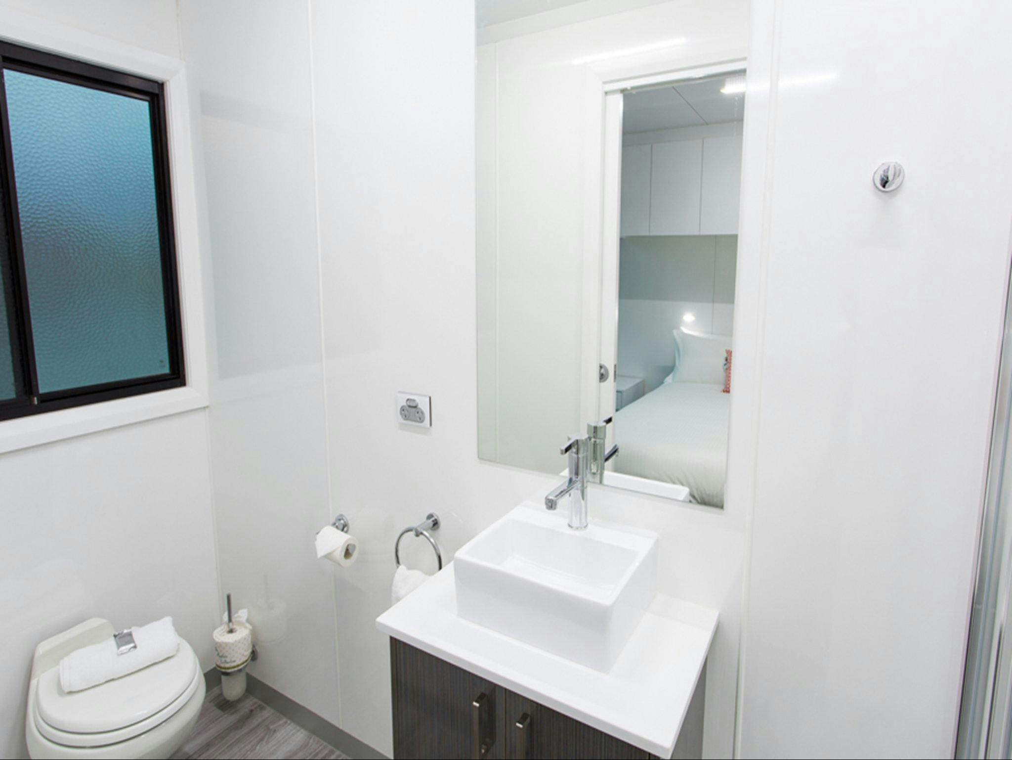 Platinum Indulgence bathroom