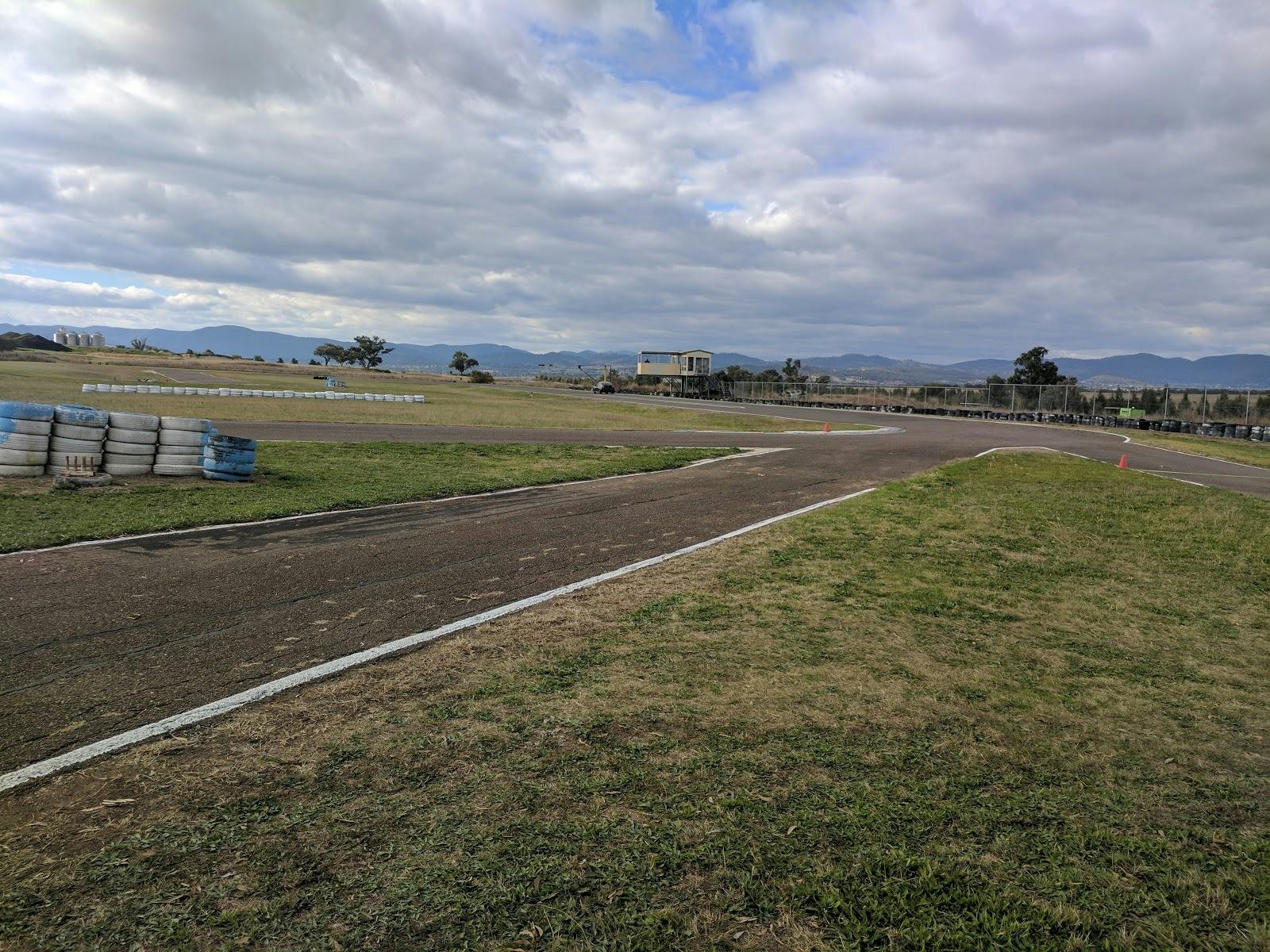 Image of the Oakburn Park Motorsports Complex Track