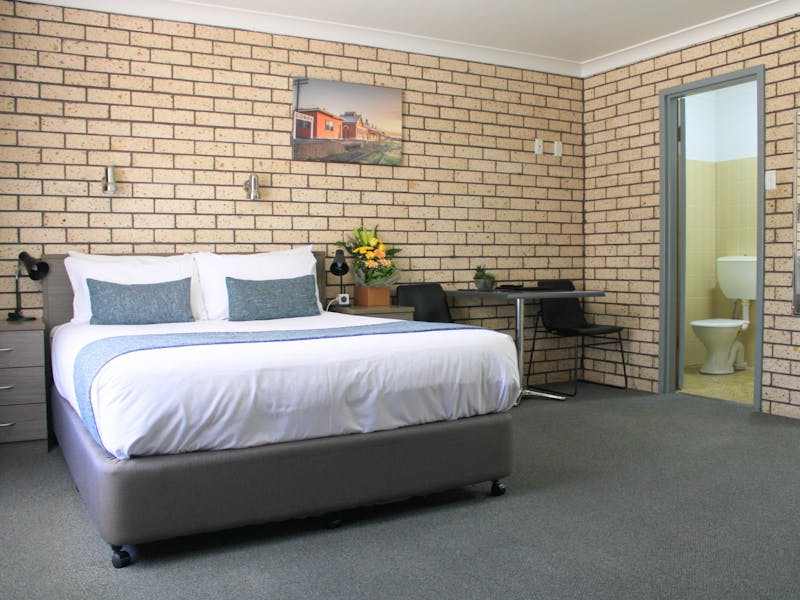 Cowra Crest Motel edit1