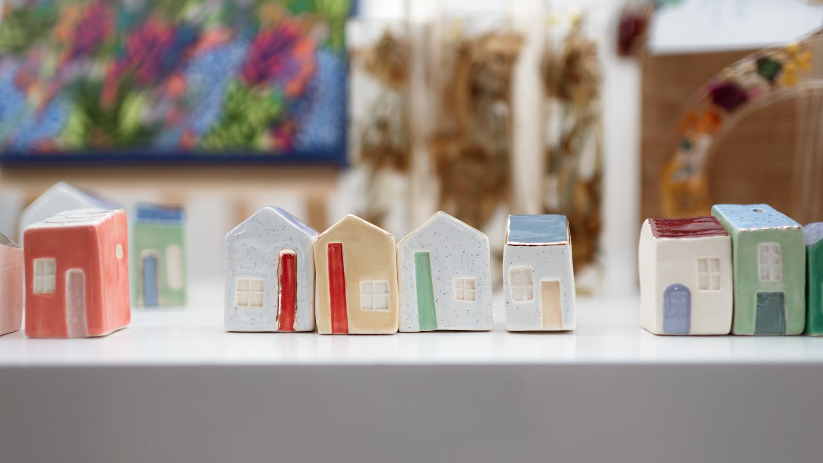 Ceramic miniature houses by Artis Lisa Yost at Tassie Makers Market