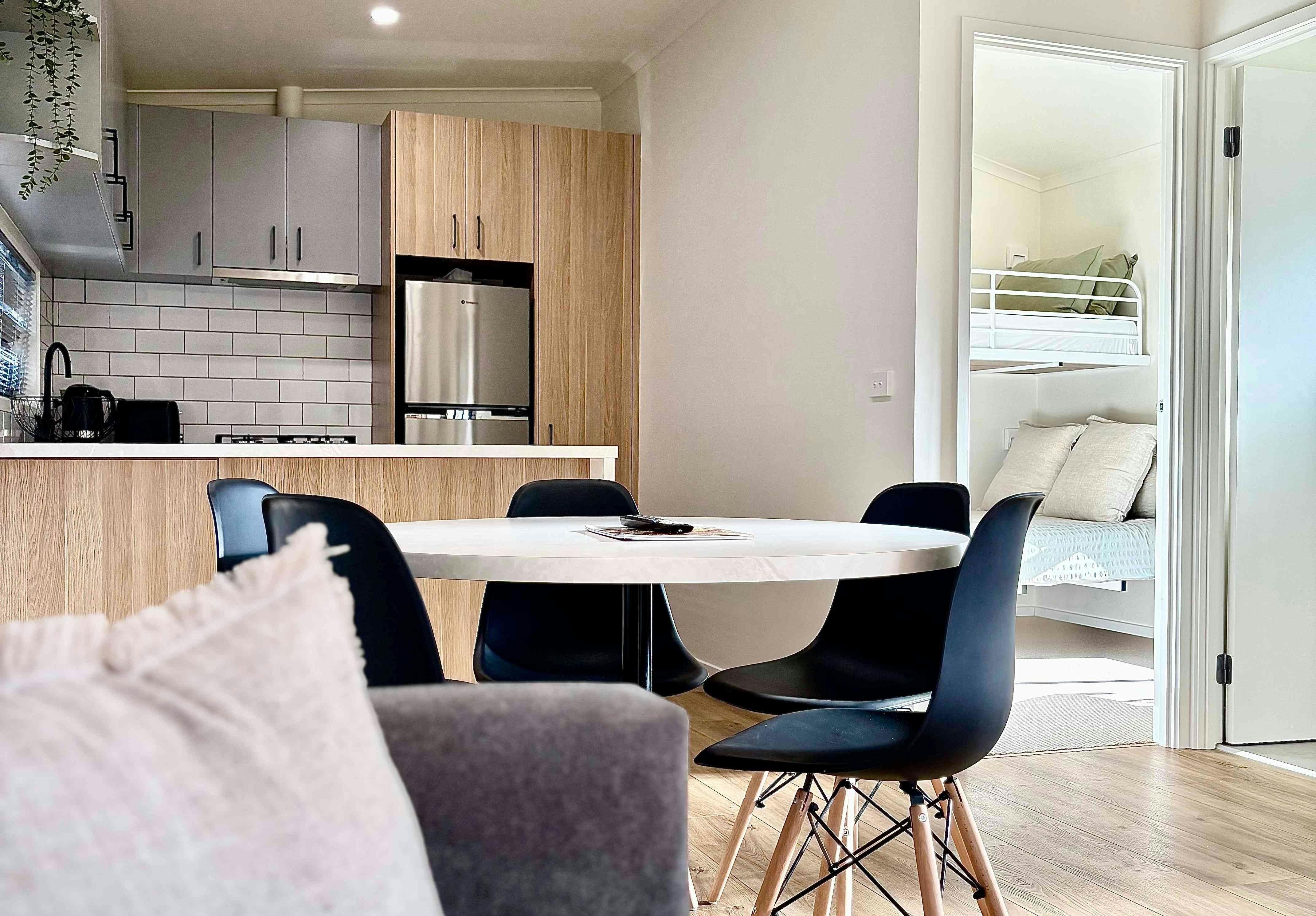 NEW Deluxe Lakeview Cabin - Sleeps 5 Interior