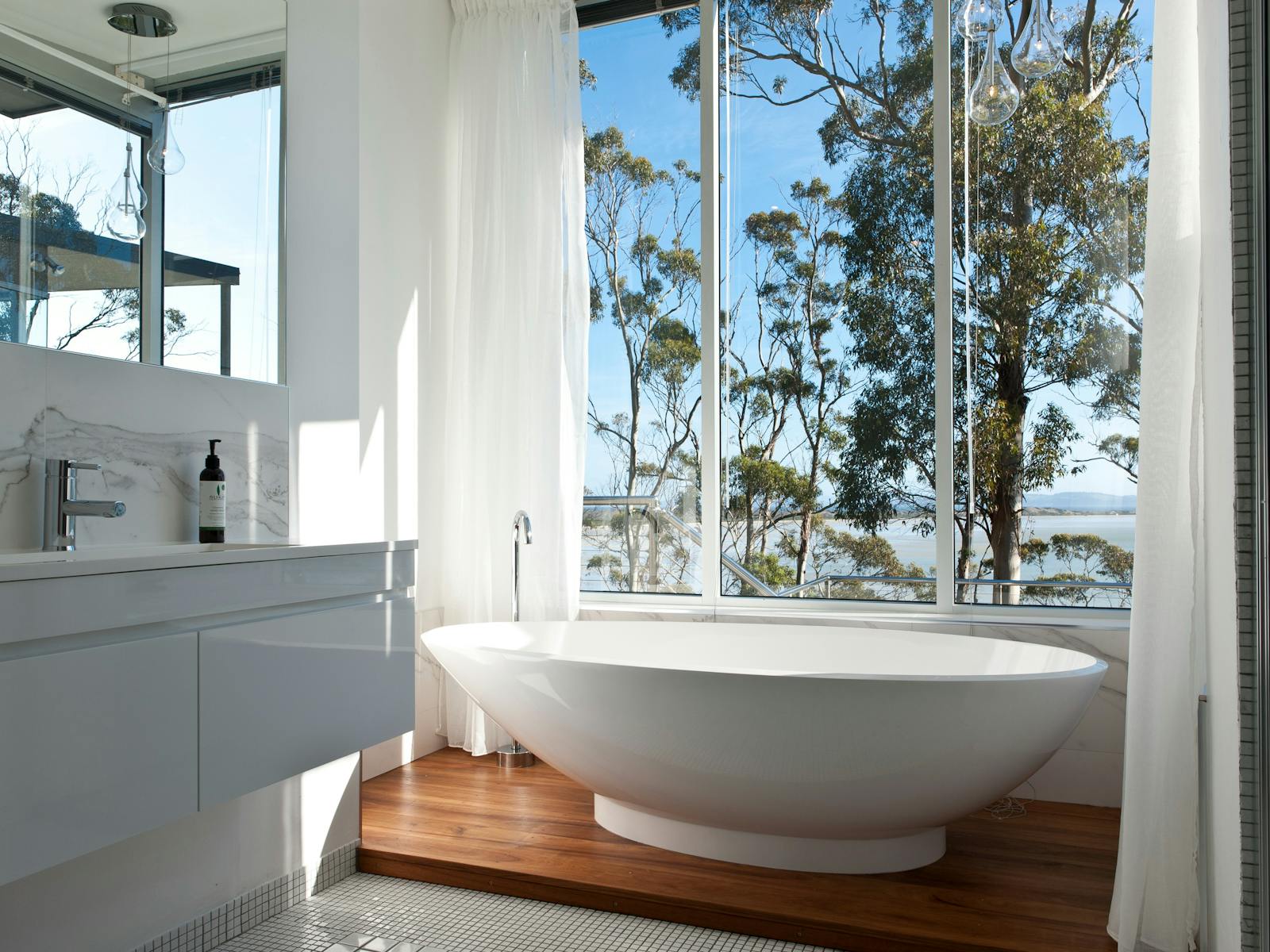 Even the bathroom has a view! Enjoy a relaxing soak at the end of the day whilst watching the stars!