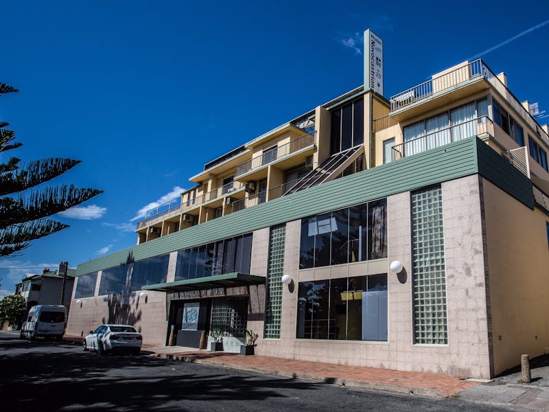 Newcastle Beach Hotel NSW Holidays & Things to Do