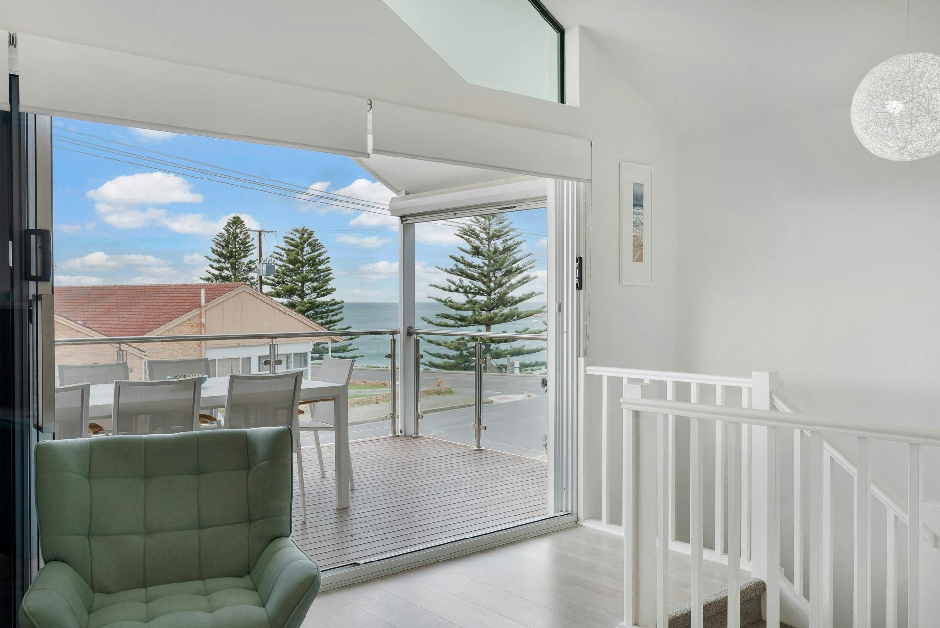 Upstairs view to Horseshoe Bay