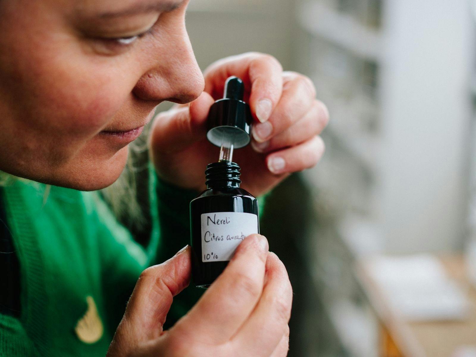 Winter scent lab: blend your own cosy image