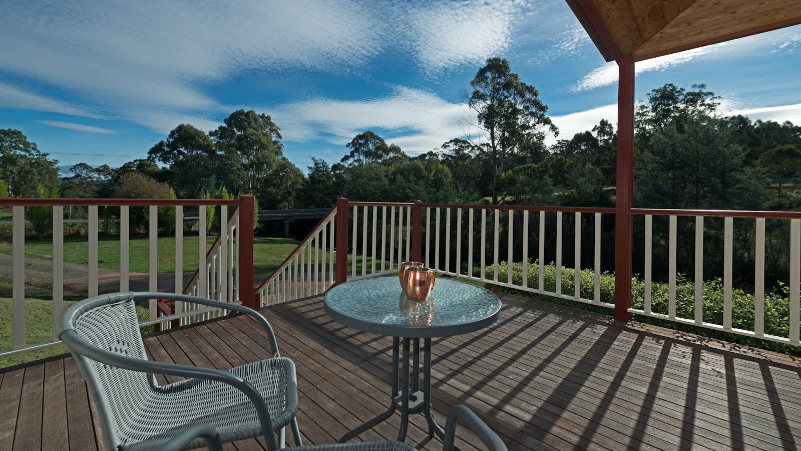 DECK & BBQ AREA OVERLOOKING THE RIVER
