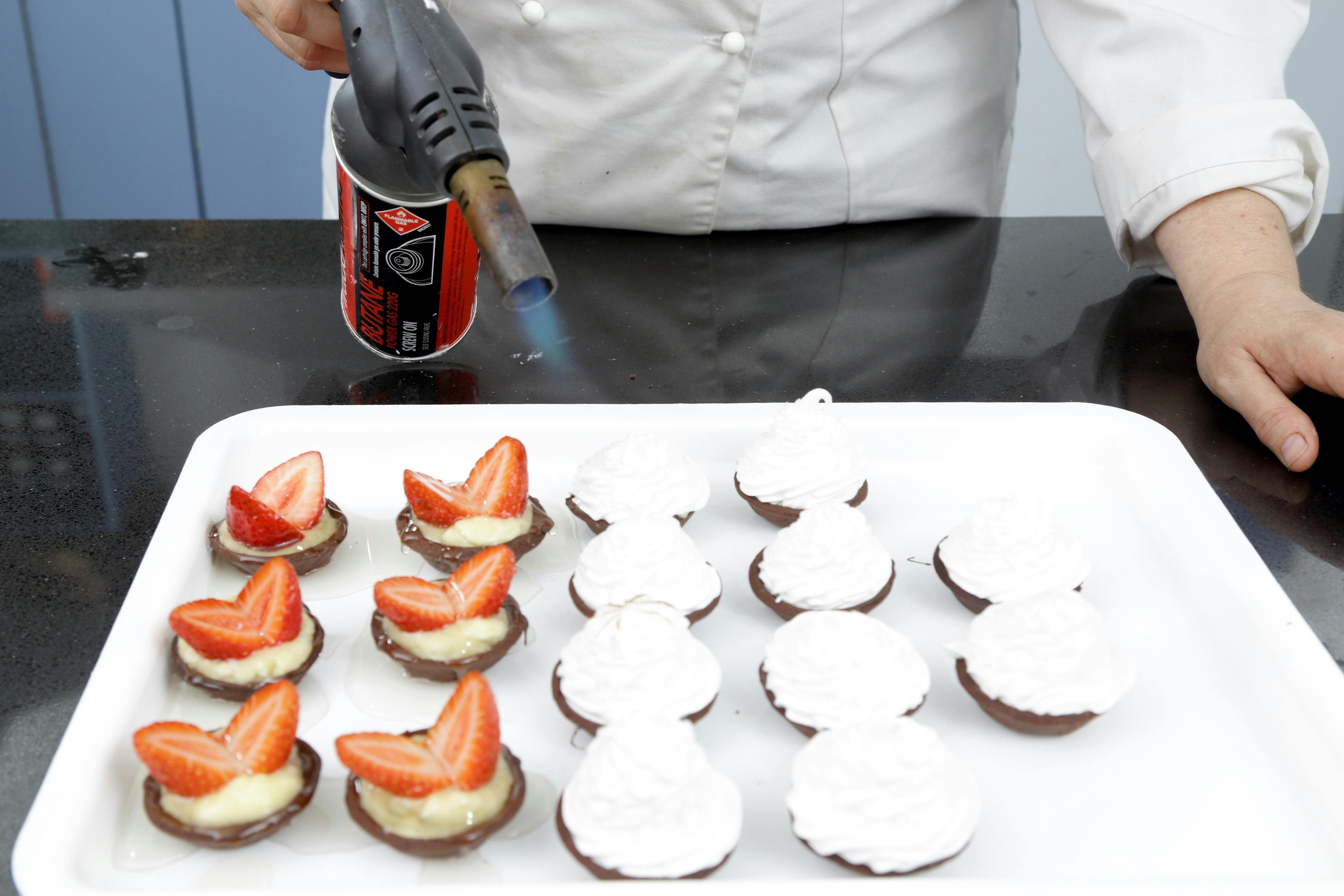 Mini tart cooking class