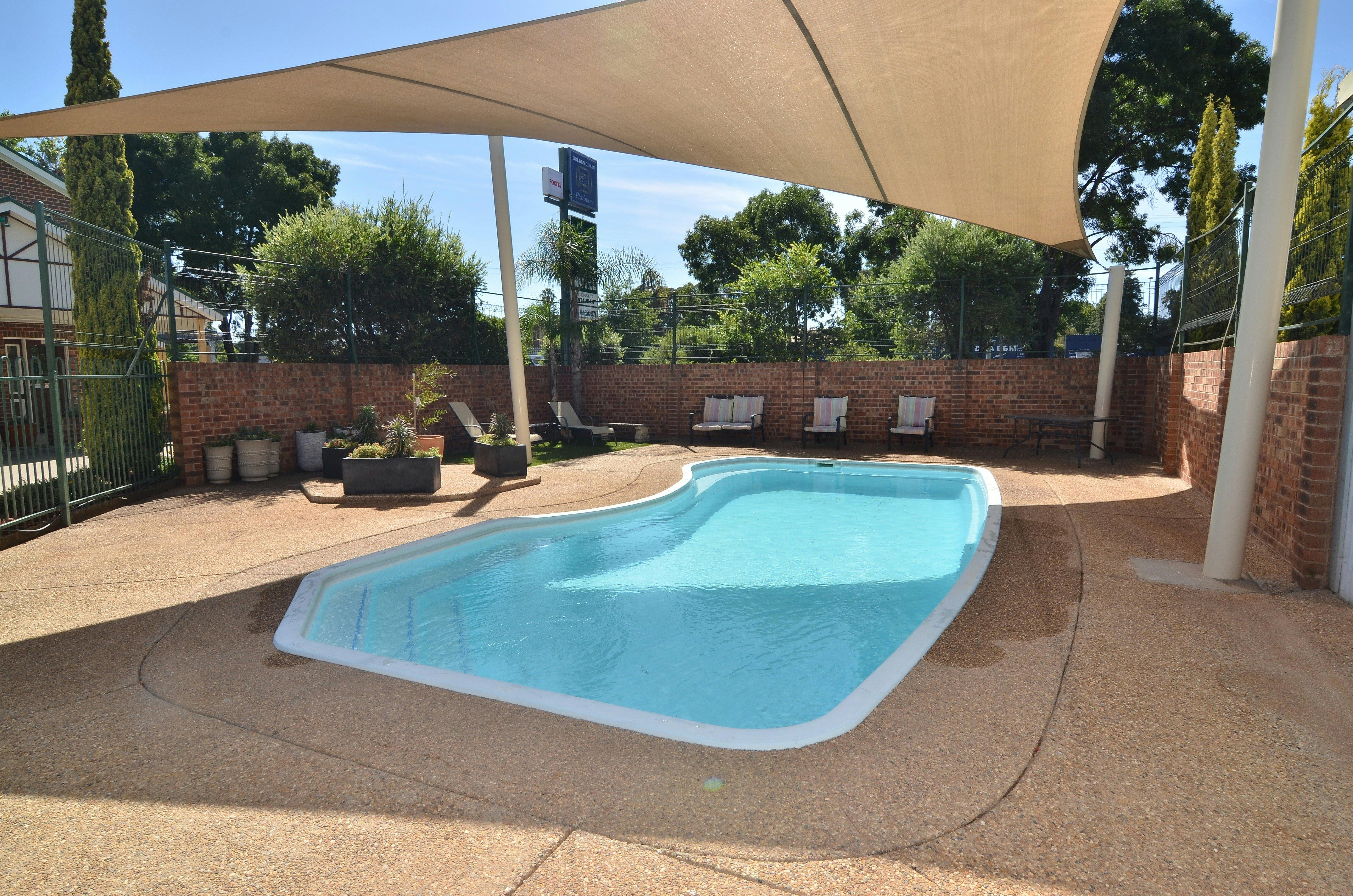 スイミングプール