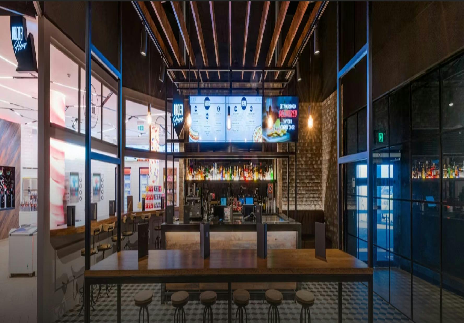 HOYTS Green Hills - foyer