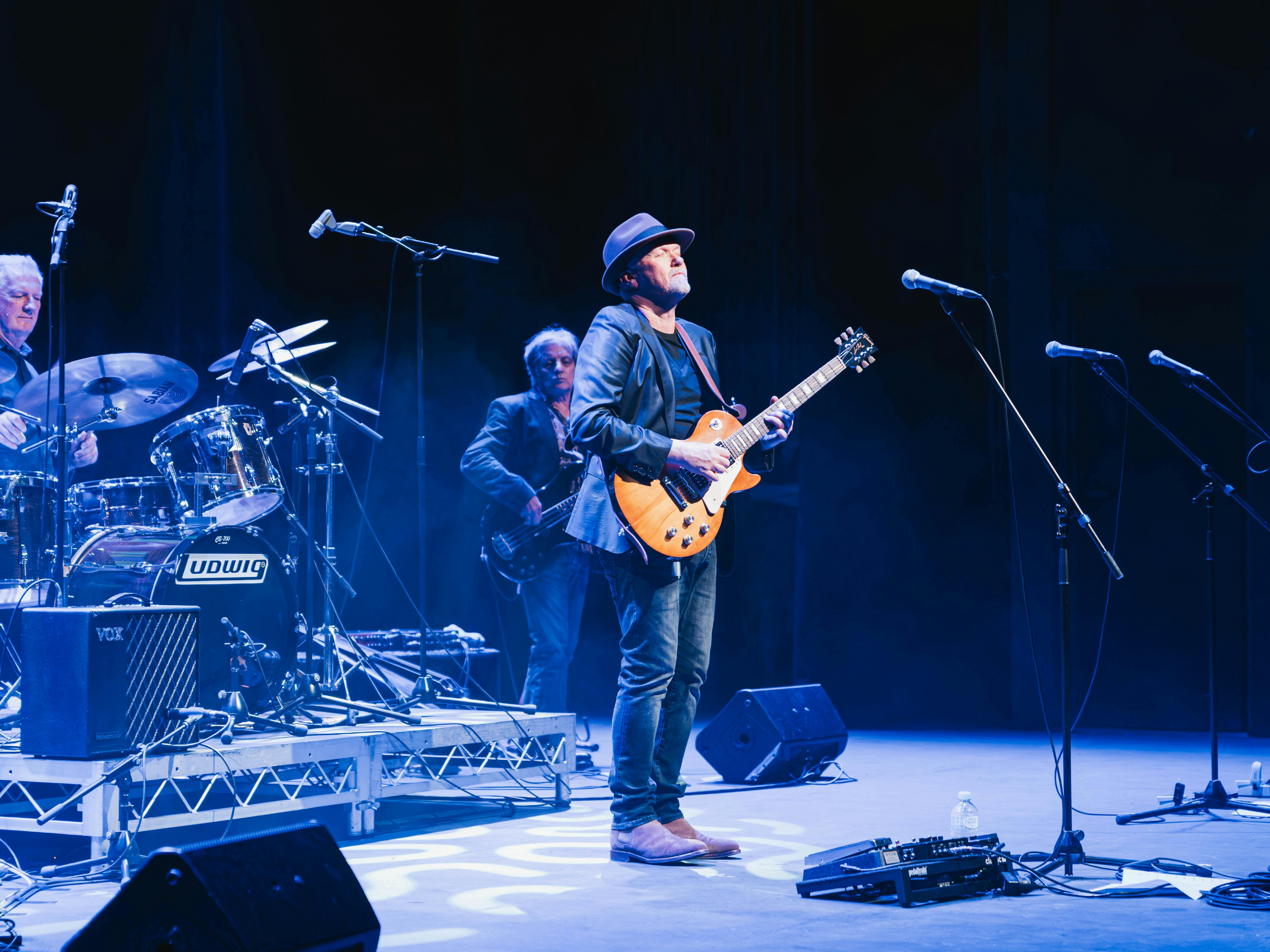 Six String Blues – A Tribute To Blues Guitar
