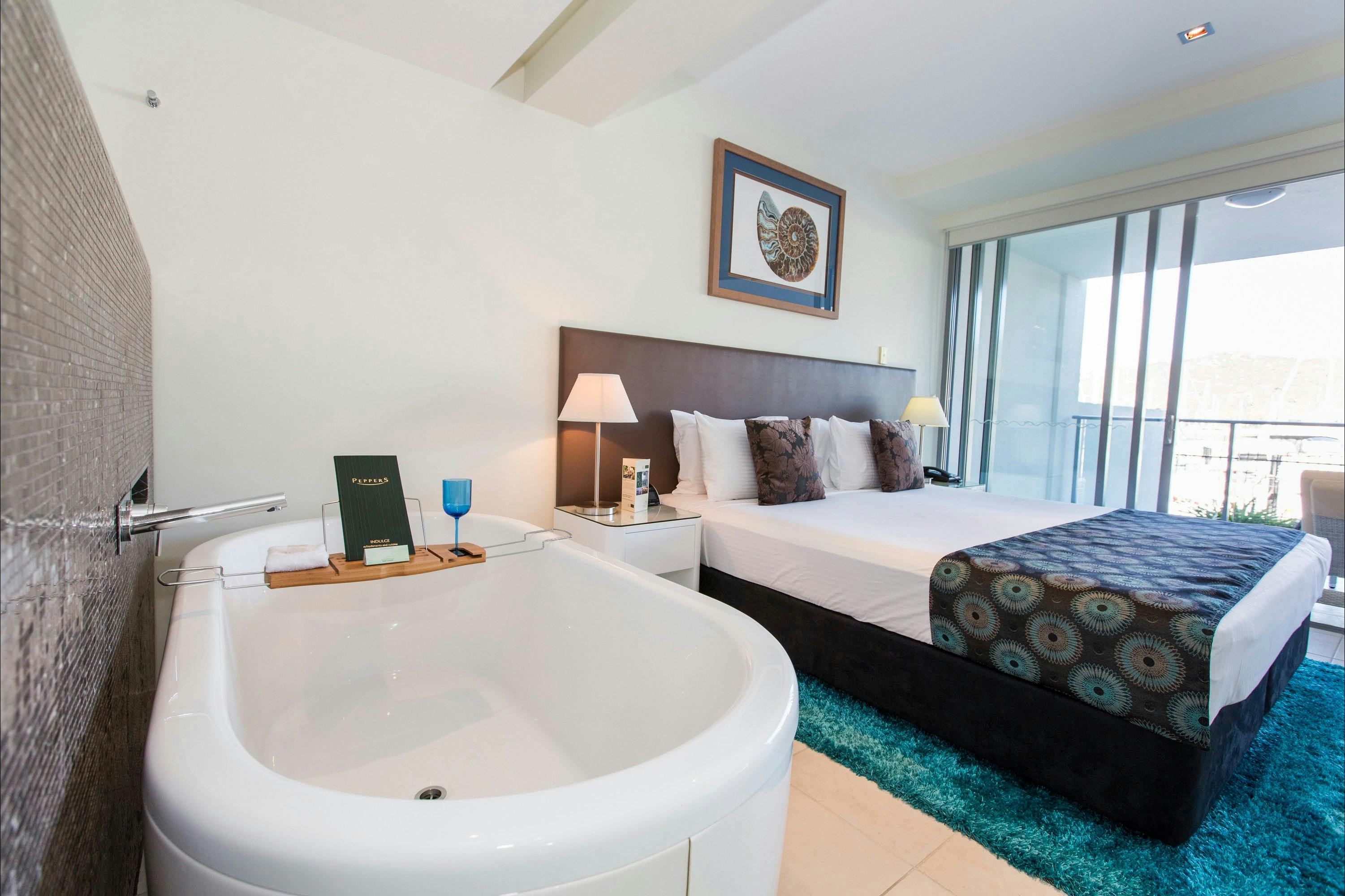 3 Bedroom Plunge Apartment