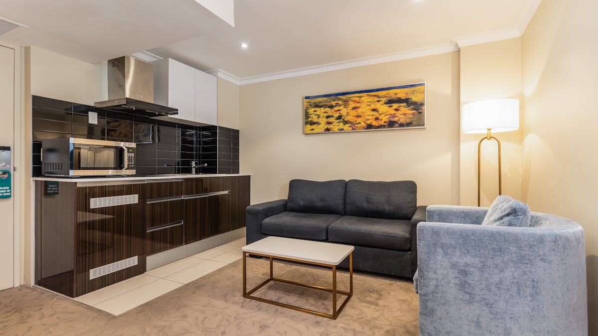 Exec Queen Suite with Kitchenette and Sitting Area Exec Queen Suite with Kitchenette and Sitting Area