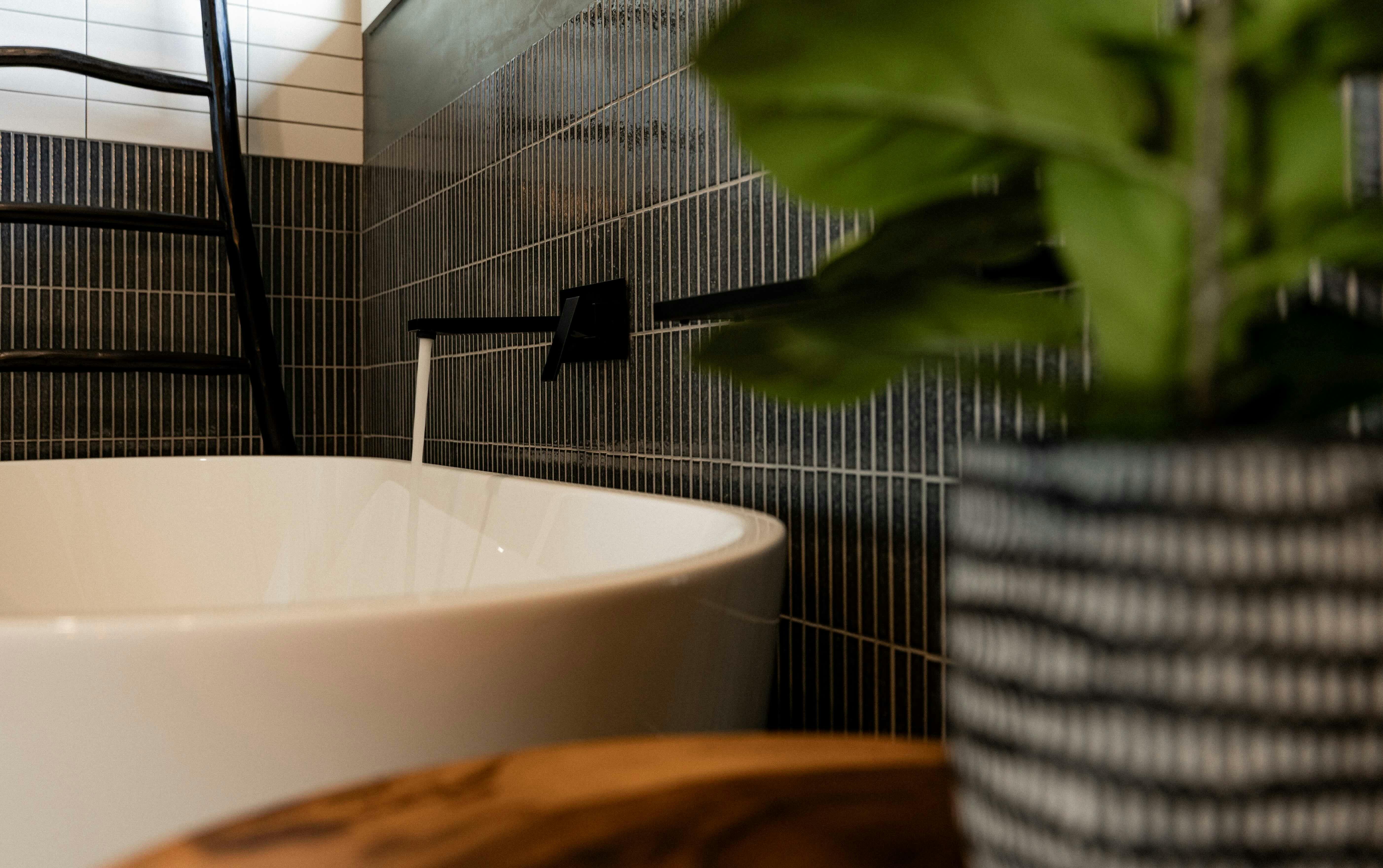 Embers Bay of Fires second bathroom