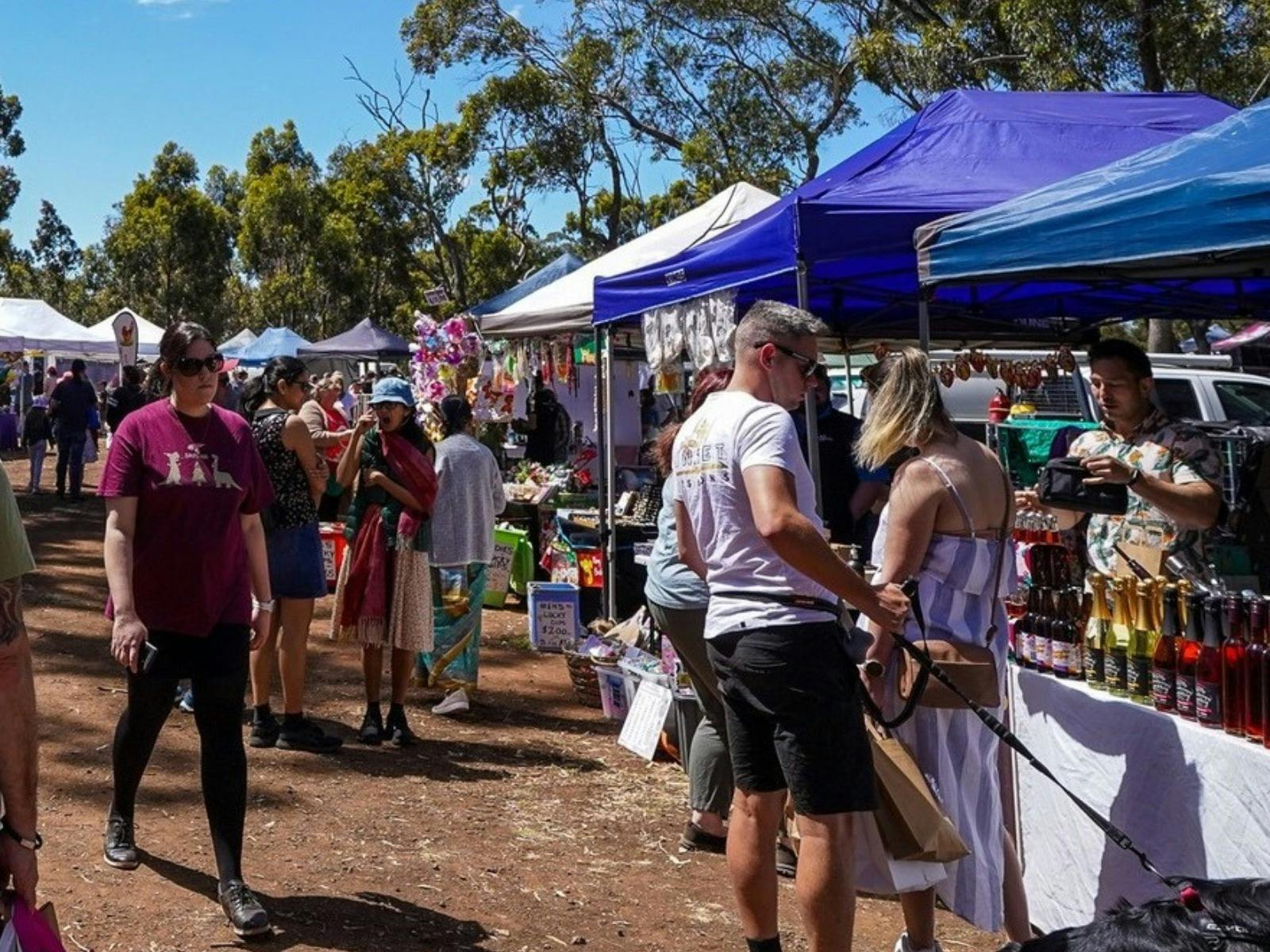 Eynesbury Market crowd