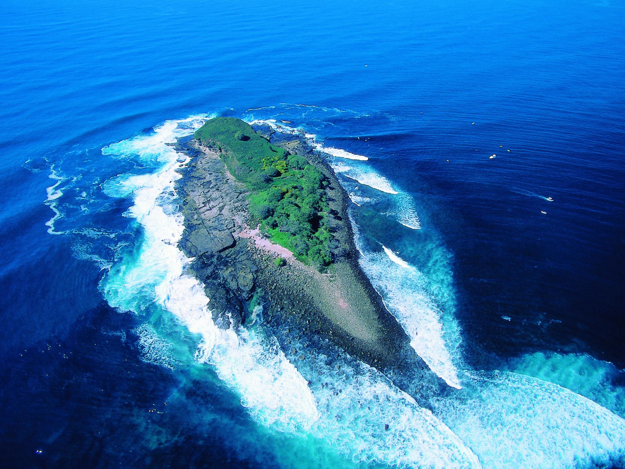 Mudjimba or Old Woman Island Mudjimba or Old Woman Island