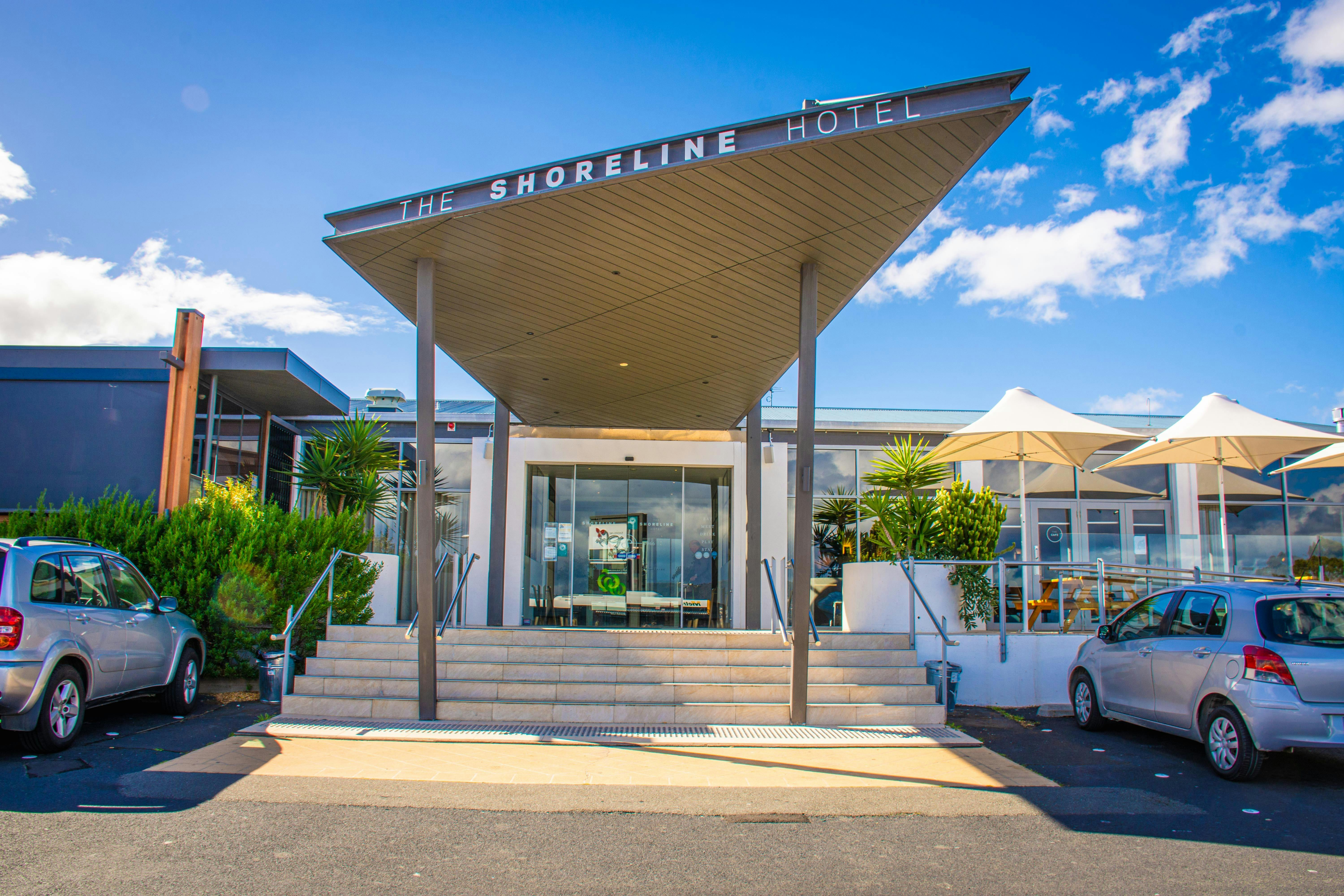 The Shoreline Hotel Entrance