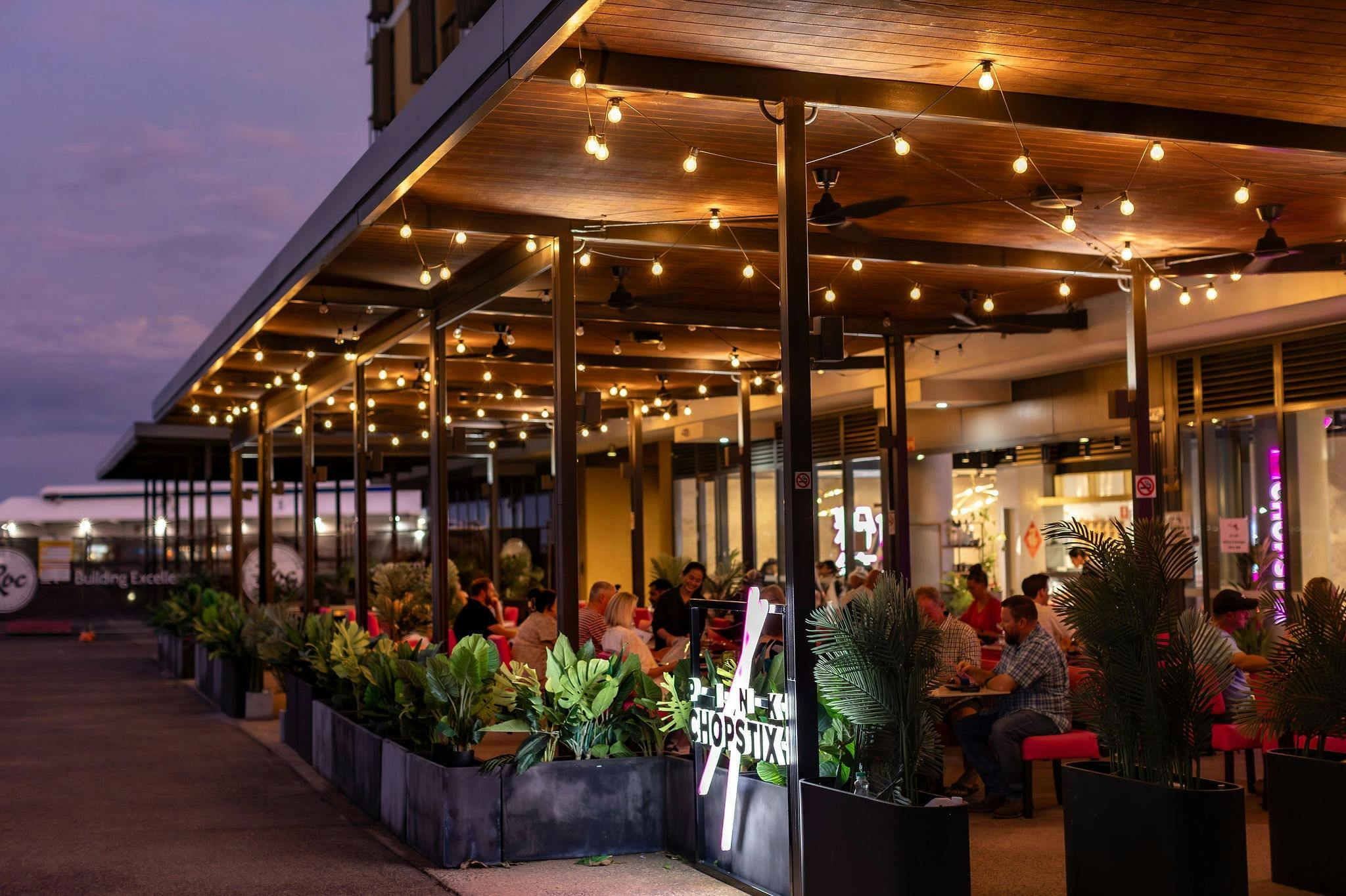 Golden hour, fresh seafood, and warm Friday night vibes