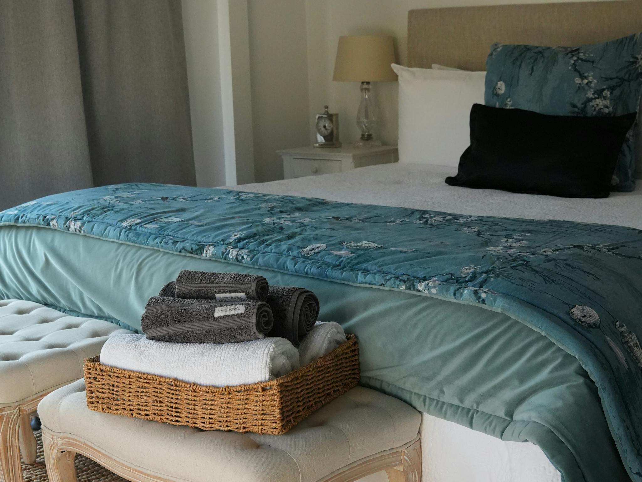 Large bedroom with King size bed Large bedroom with King size bed