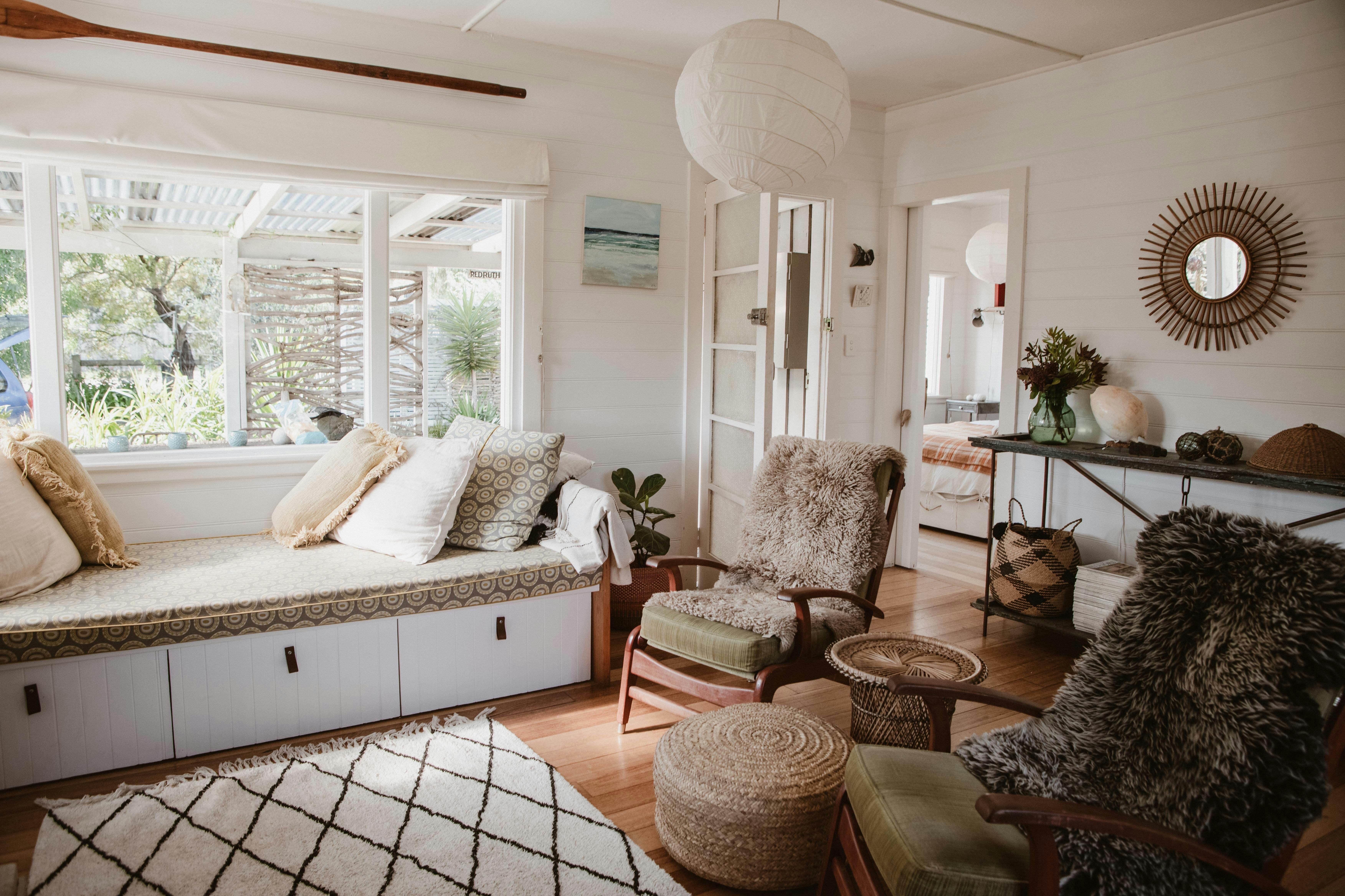 Lounge to main bedroom