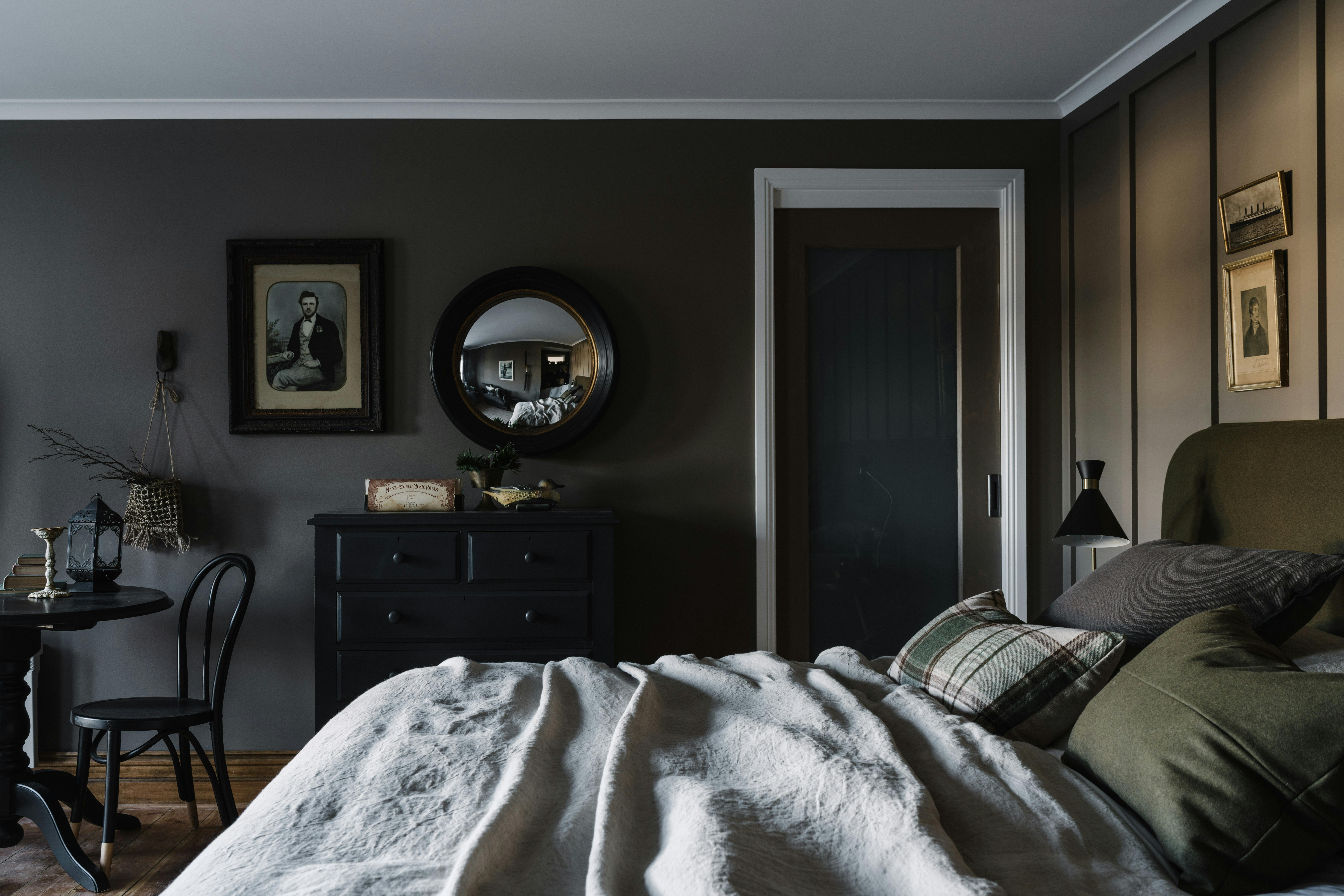 Lyons Retreat suite