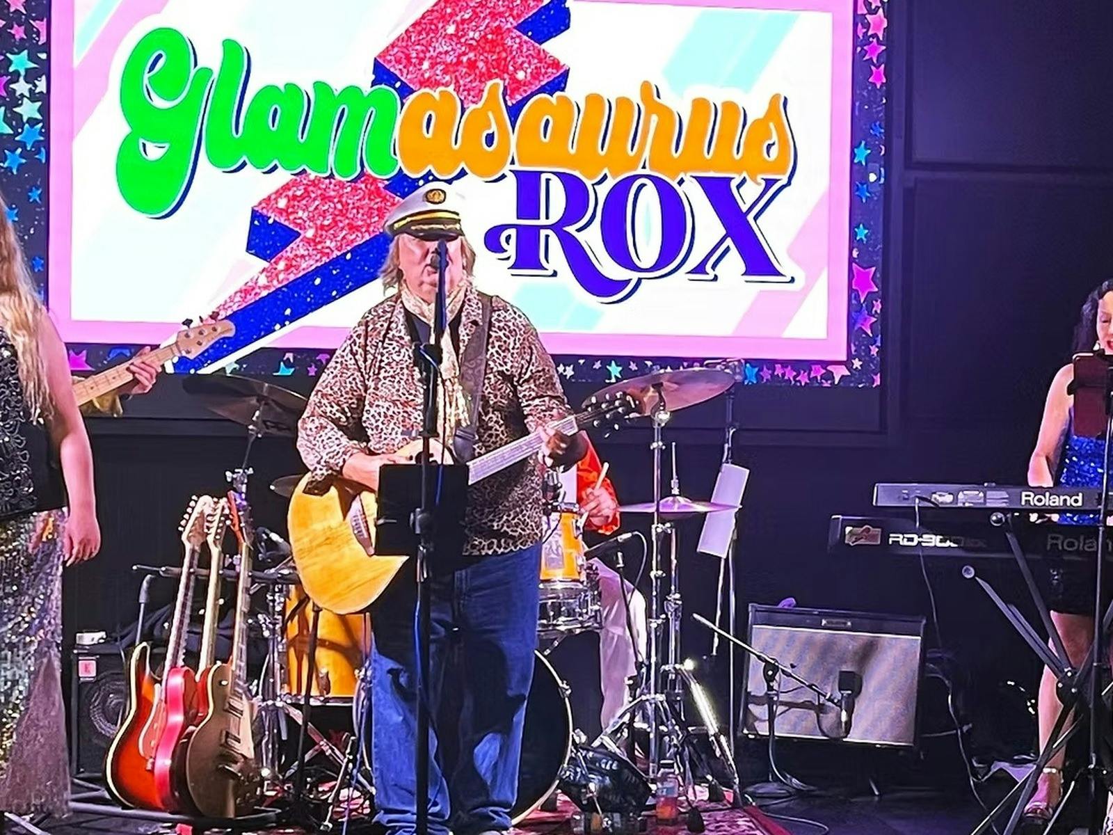 Glamasaurus Rox