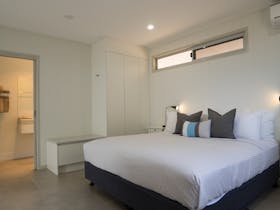 Outback Studio Room with King Bed and Ensuite